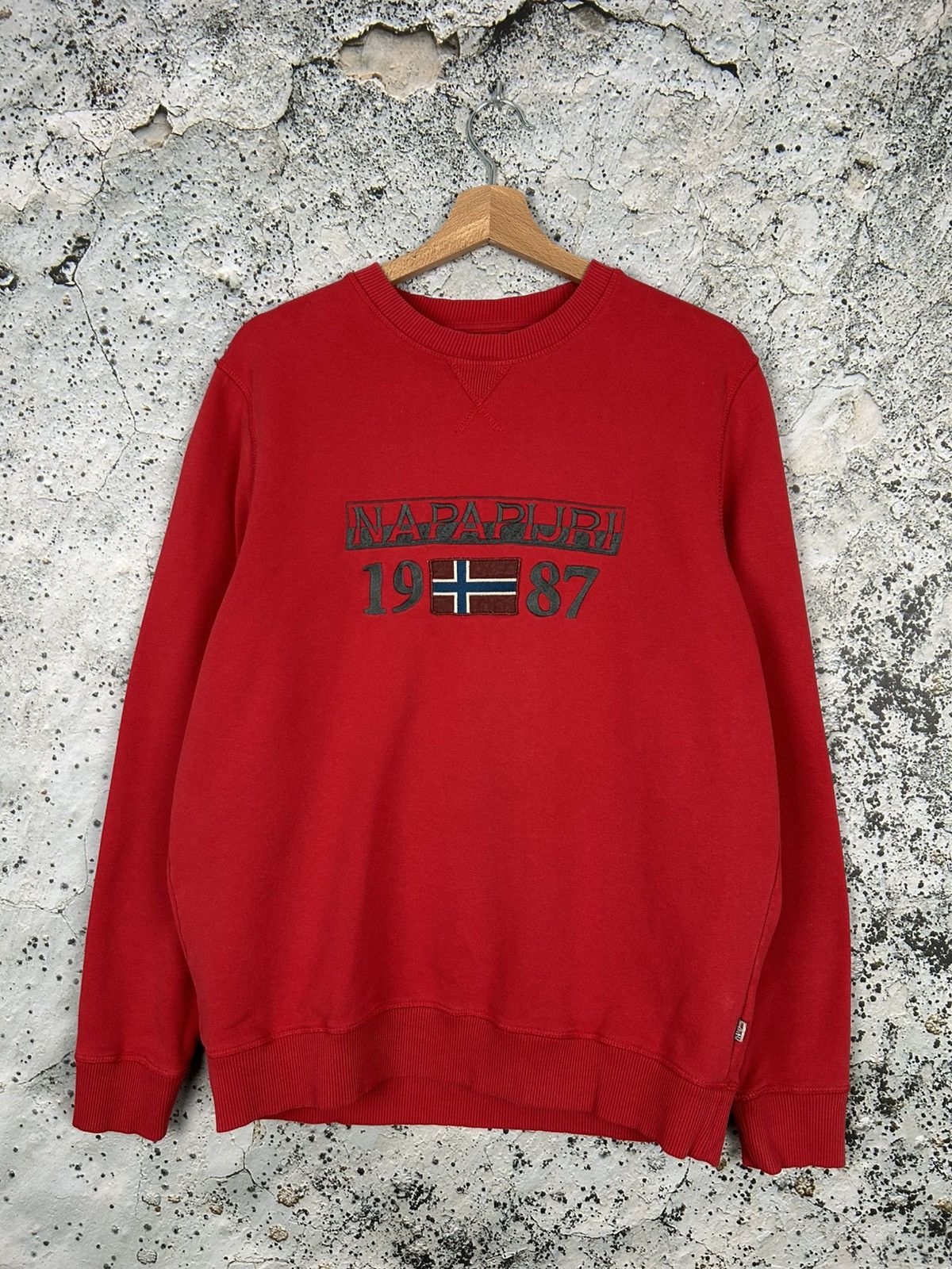 Napapijri Napapijri Outdoor Life Red Crewneck Streetwear Vintage Size US L / EU 52-54 / 3 - 1 Thumbnail