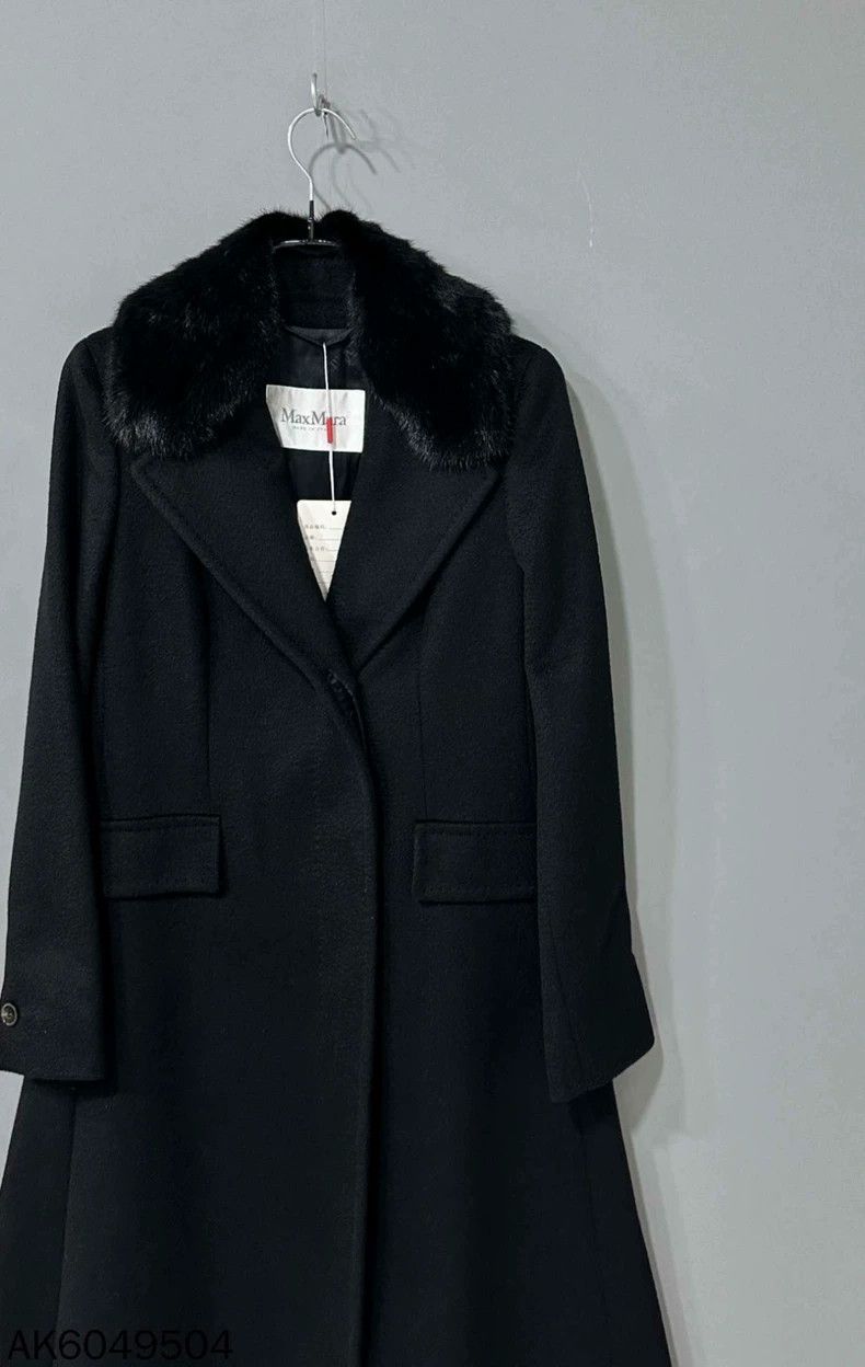 Max Mara Max Mara Black cashmere coat with mink collar Size M / US 6-8 / IT 42-44 - 2 Thumbnail