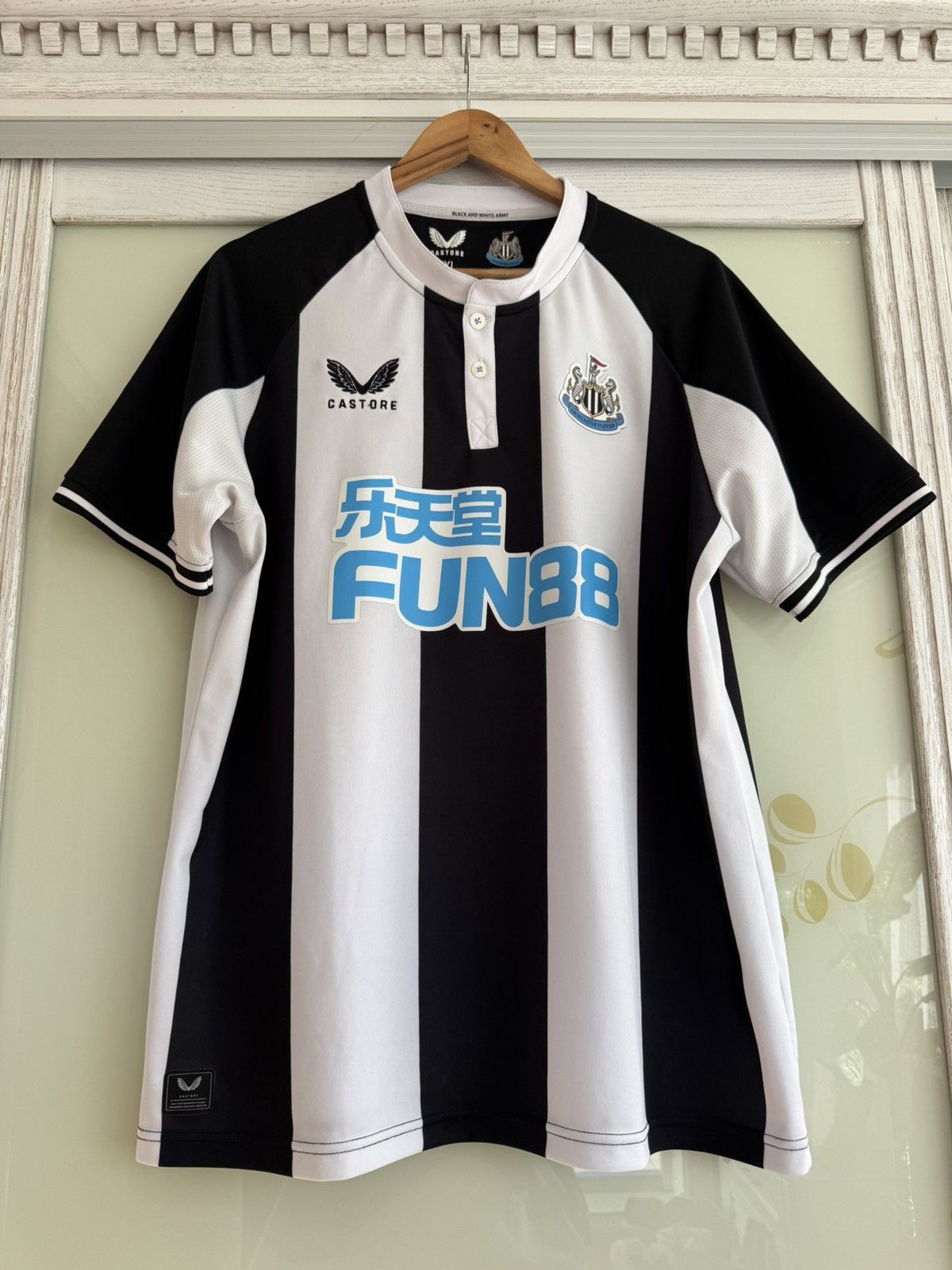 Other Newcastle United 2021-2022 Home Soccer Jersey Football Kit Size US XXL / EU 58 / 5 - 5 Thumbnail