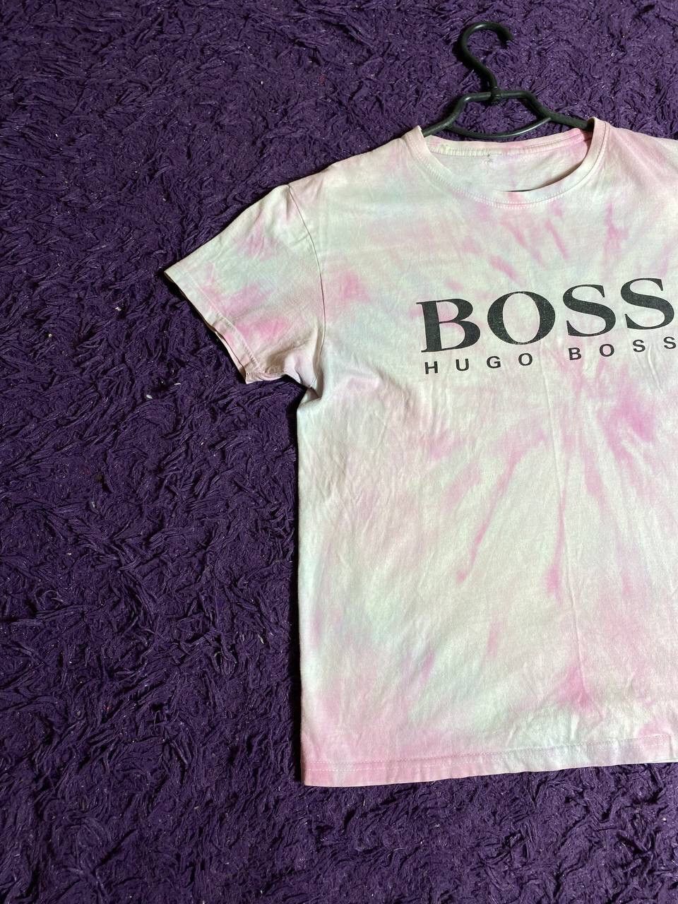 Hugo Boss × Vintage Men’s Short Sleeve Hugo Boss Graphic T-Shirt Center logo Size US M / EU 48-50 / 2 - 12 Thumbnail