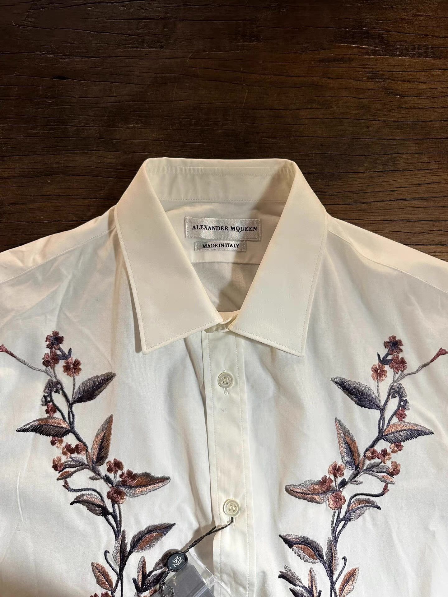 Alexander McQueen Alexander McQueen 17SS Floral Embroidered Shirt Ｑ25 Size US M / EU 48-50 / 2 - 2 Thumbnail