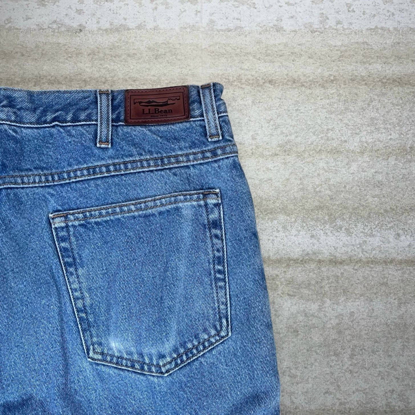 L.L. Bean Vintage Y2K LL Bean Jeans 35x29 Relaxed Medium Wash Denim Size US 35 - 3 Thumbnail