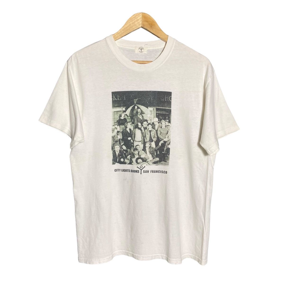 Vintage Vintage 90s The Last Gathering Larry Keenan Graphic T-Shirt Size US L / EU 52-54 / 3 - 1 Thumbnail