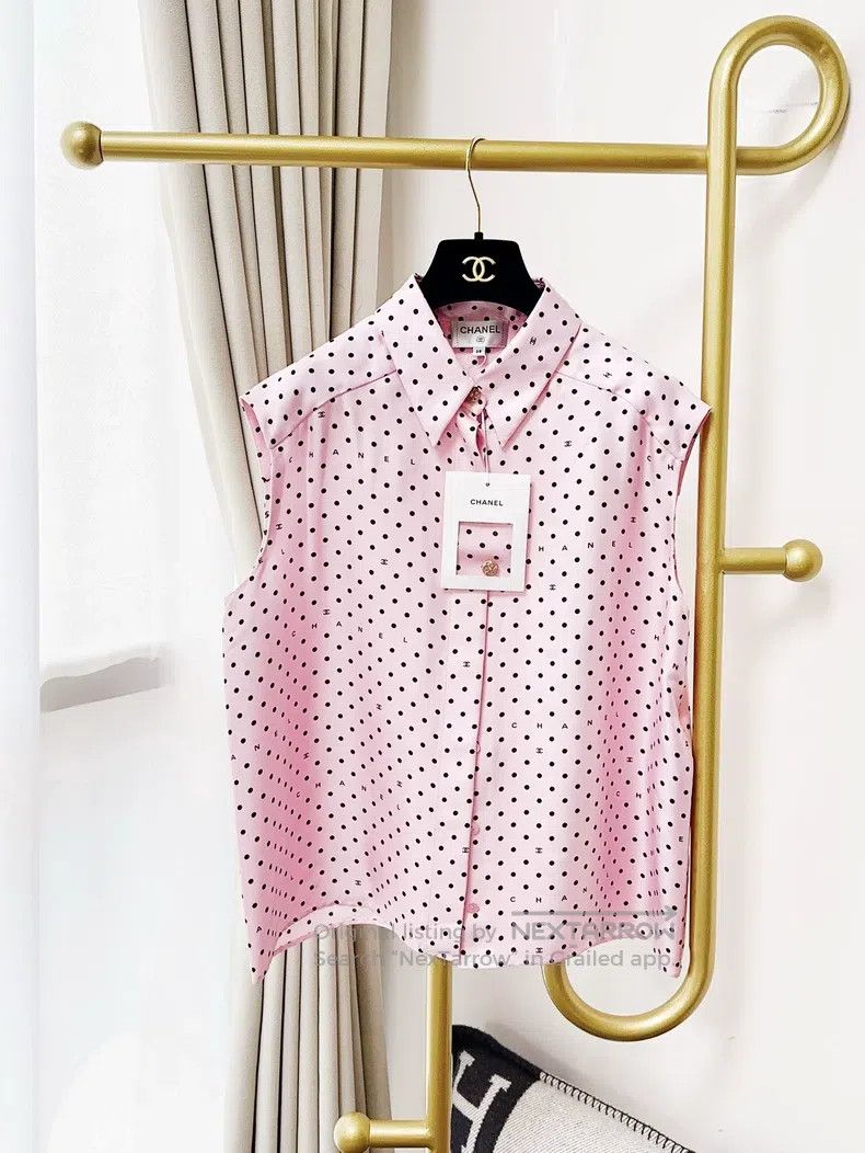 Chanel Chanel 24P pink and black polka dot silk sleeveless shirt Size XS / US 0-2 / IT 36-38 - 1 Thumbnail