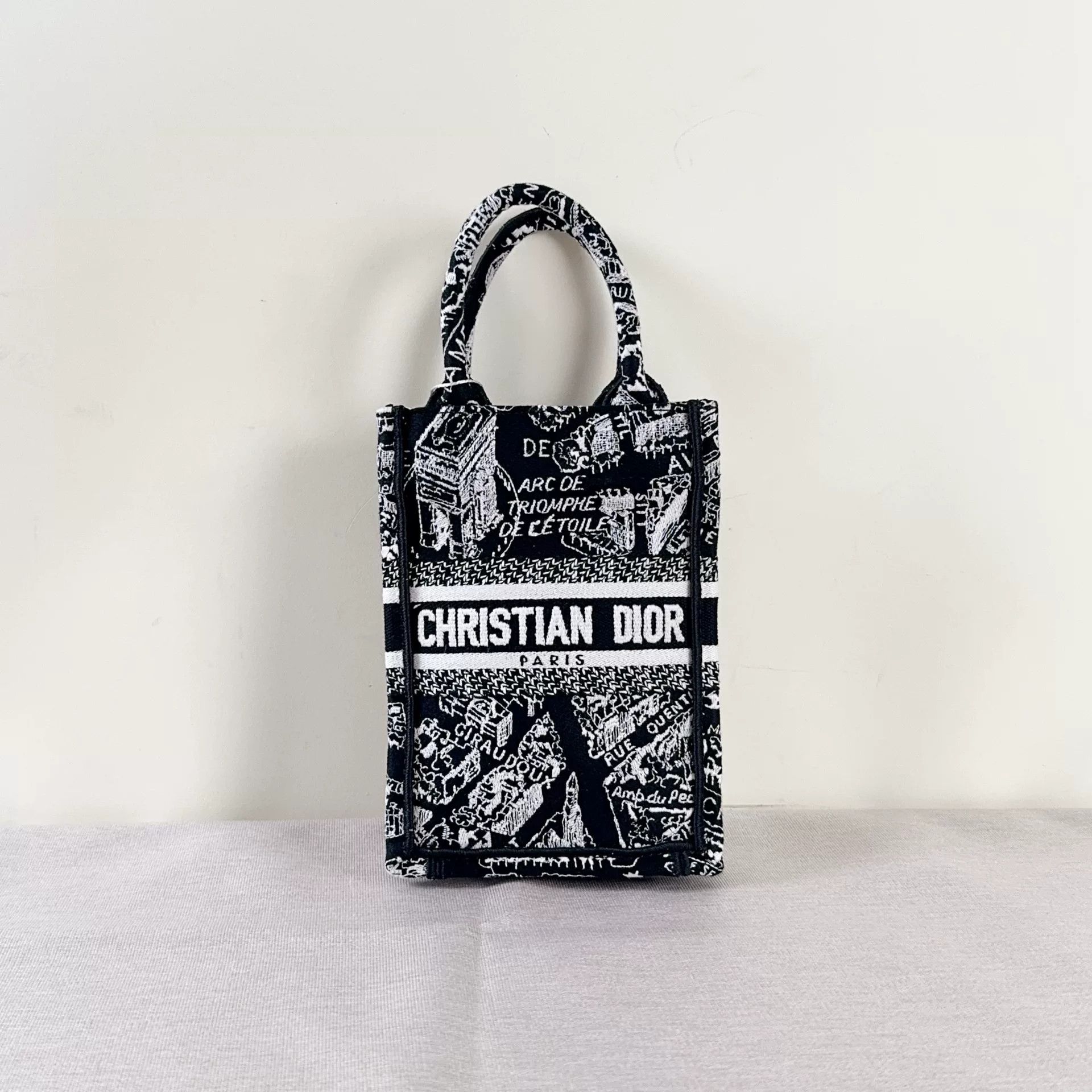 Dior Pre-loved Bag Very good condition Size ONE SIZE - 1 Thumbnail