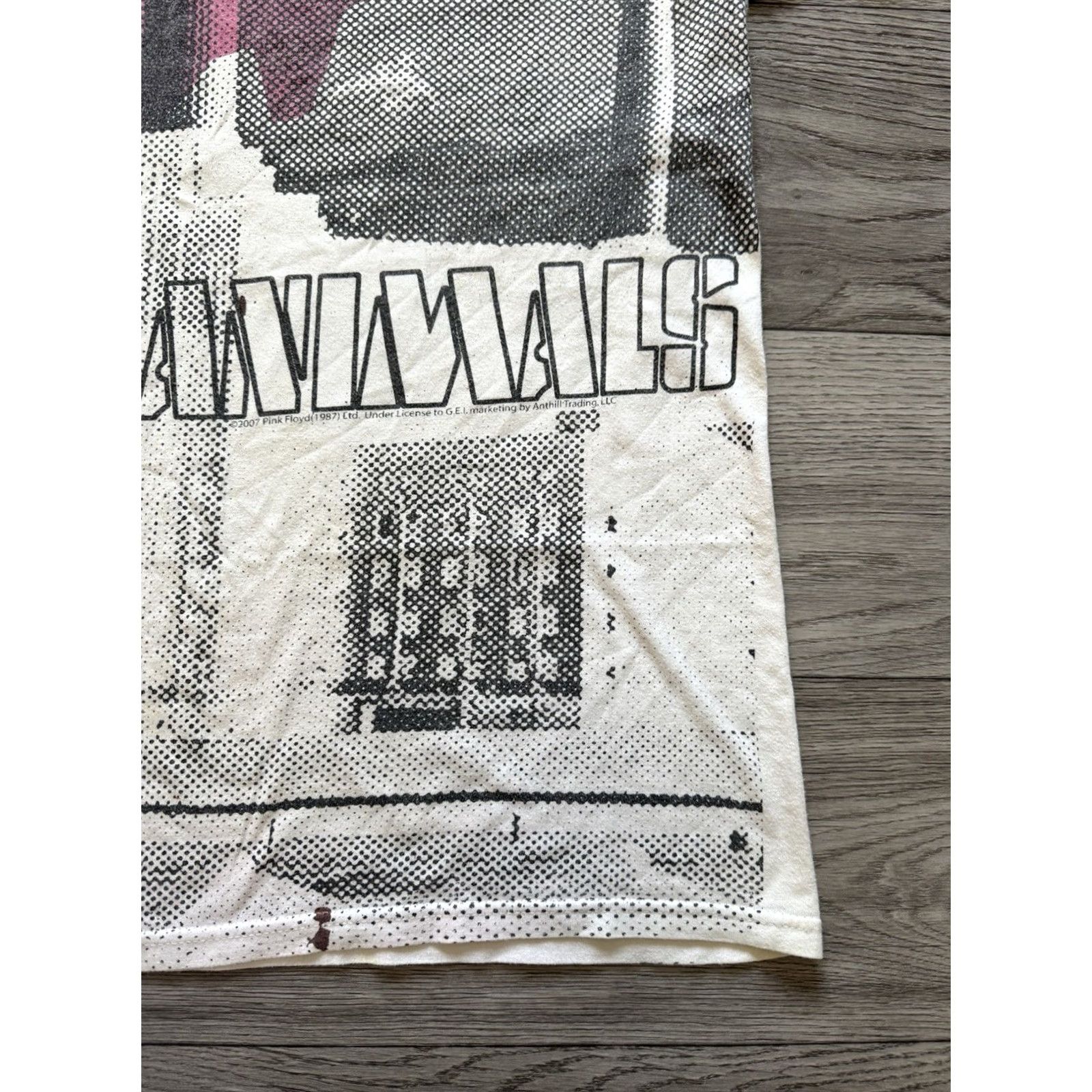 Vintage VINTAGE Pink Floyd Shirt Mens L White 2007 AOP Animals Music Rock Alstyle Apparel & Activewear Size US L / EU 52-54 / 3 - 4 Thumbnail