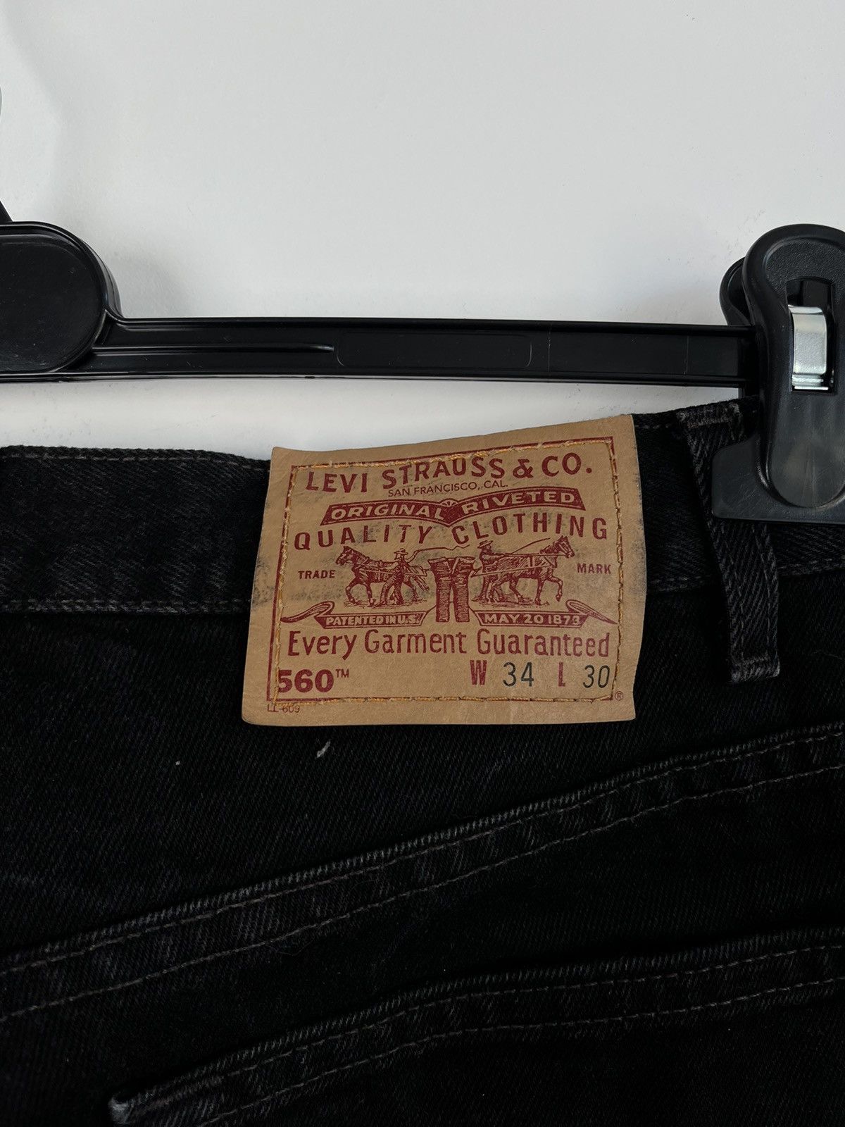 Levi's Vintage Clothing Vintage Levis 560 Loose Fit Black USA Jeans Size US 34 / EU 50 - 4 Thumbnail
