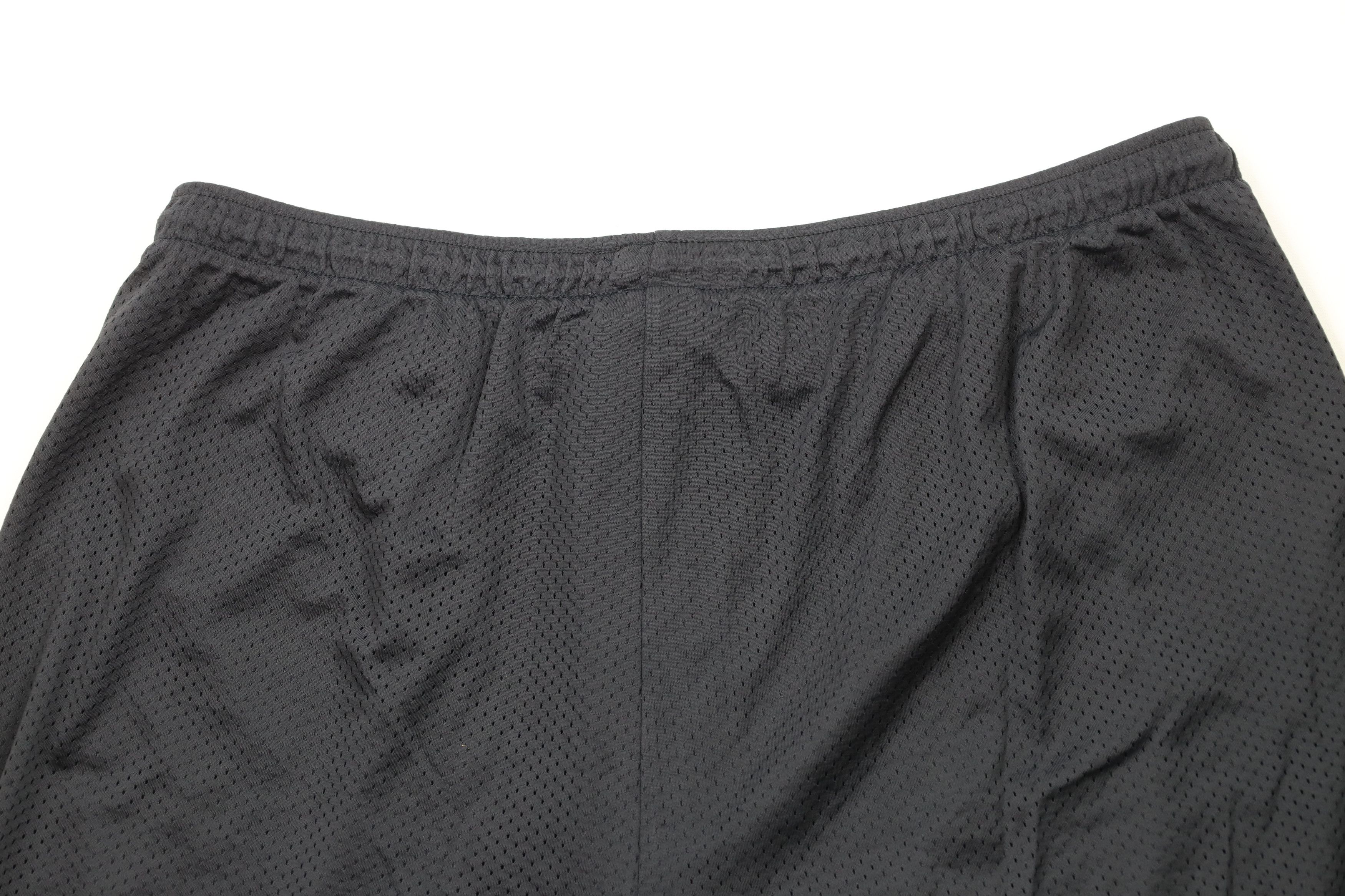 New Balance × Vintage Vintage 90s New Balance Above Knee Mesh Shorts Black Nylon Size US 38 / EU 54 - 11 Thumbnail