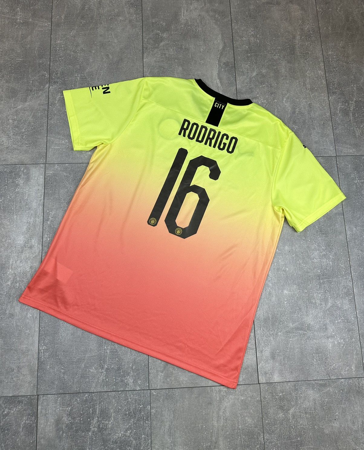Puma Puma Manchester City Away Rodrigo 16 Soccer Jersey Size US XL / EU 56 / 4 - 1 Thumbnail