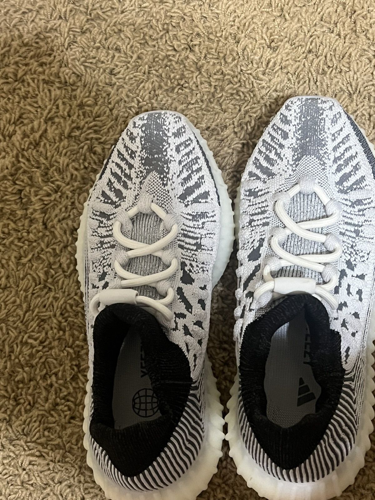 Adidas Yeezy 350V2 CMPCT Size US 6.5 / EU 39-40 - 4 Thumbnail