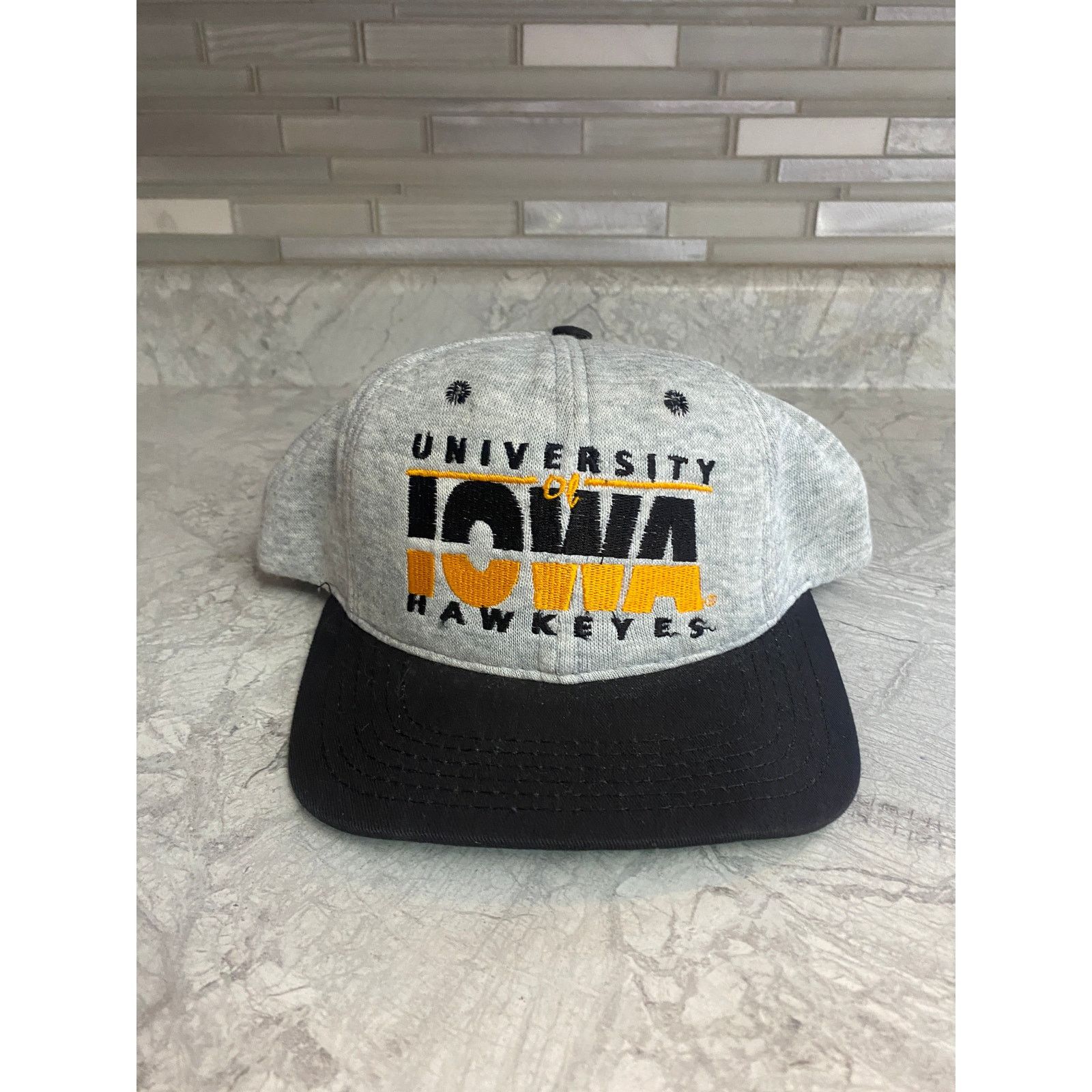 NCAA Vintage Iowa Hawkeyes Snapback Hat Size ONE SIZE - 2 Thumbnail