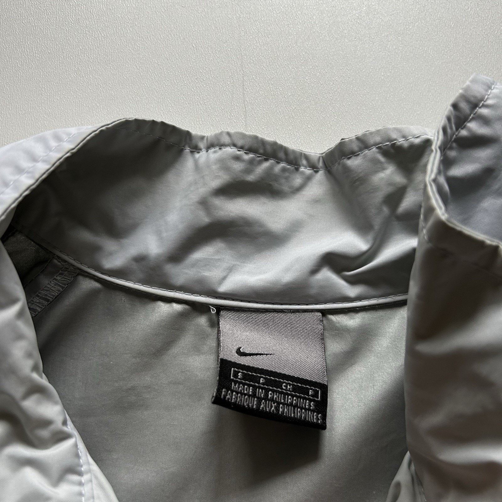 Nike Vintage Y2K Nike Windbreaker Jacket Zip Up Nylon Small Gray Size US S / EU 44-46 / 1 - 6 Thumbnail