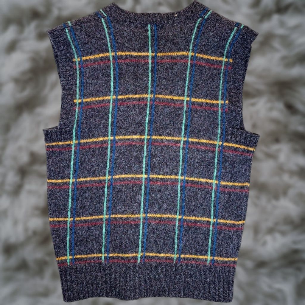 Vintage VINTAGE Crew Vest Sweater Men L Sleeveless Blue Windowpane Plaid Knit Wool Winter Spring Fall Casual Travel Mens Size US L / EU 52-54 / 3 - 1 Thumbnail