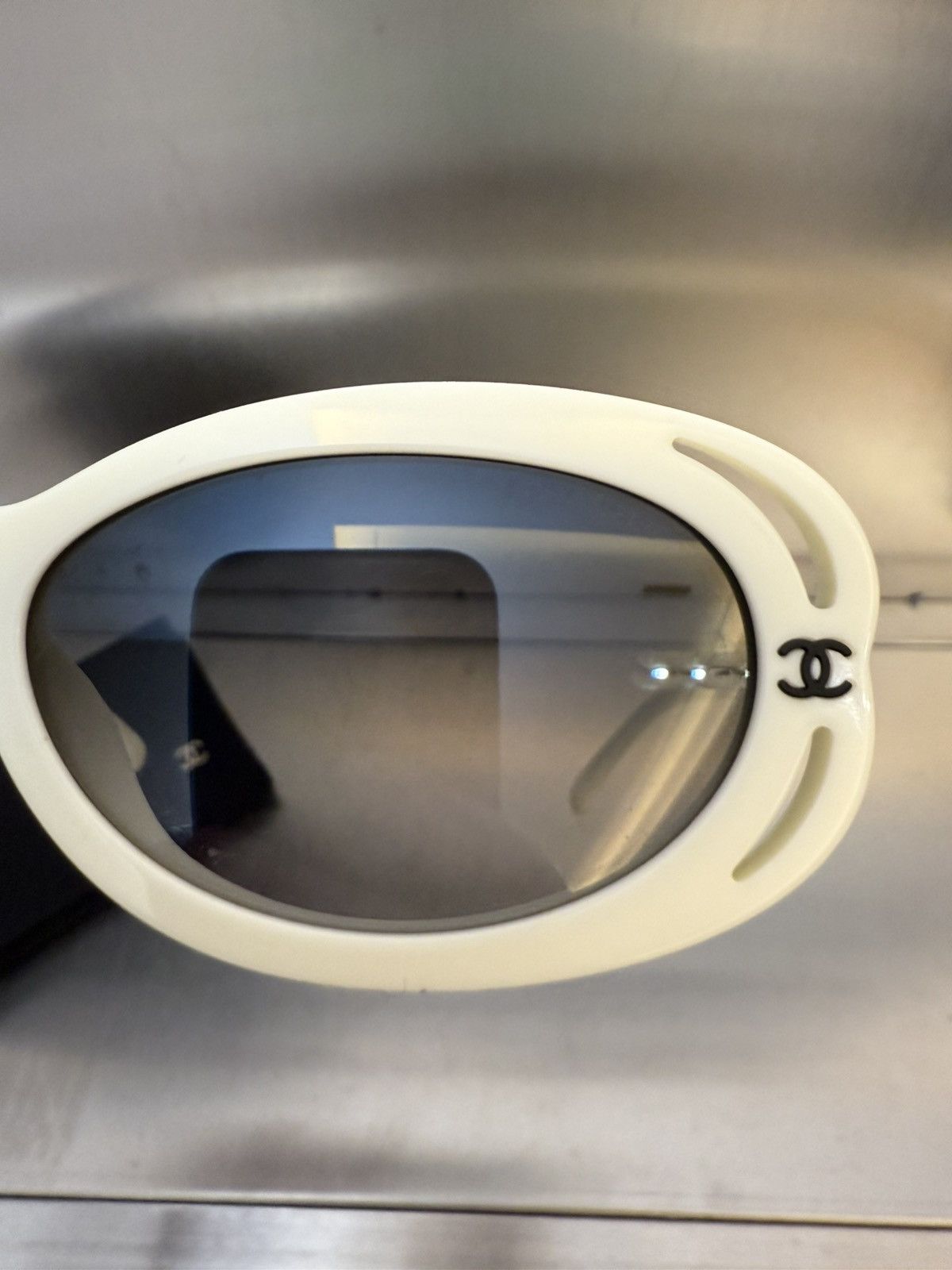 Chanel Chanel 23k white sunglasses Size ONE SIZE - 5 Thumbnail