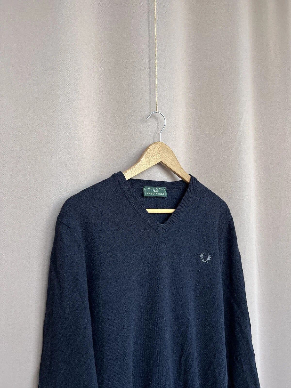 Fred Perry Fred Perry V-Neck Jumper Wool Sweater Mens Size 44 or M Size US M / EU 48-50 / 2 - 3 Thumbnail