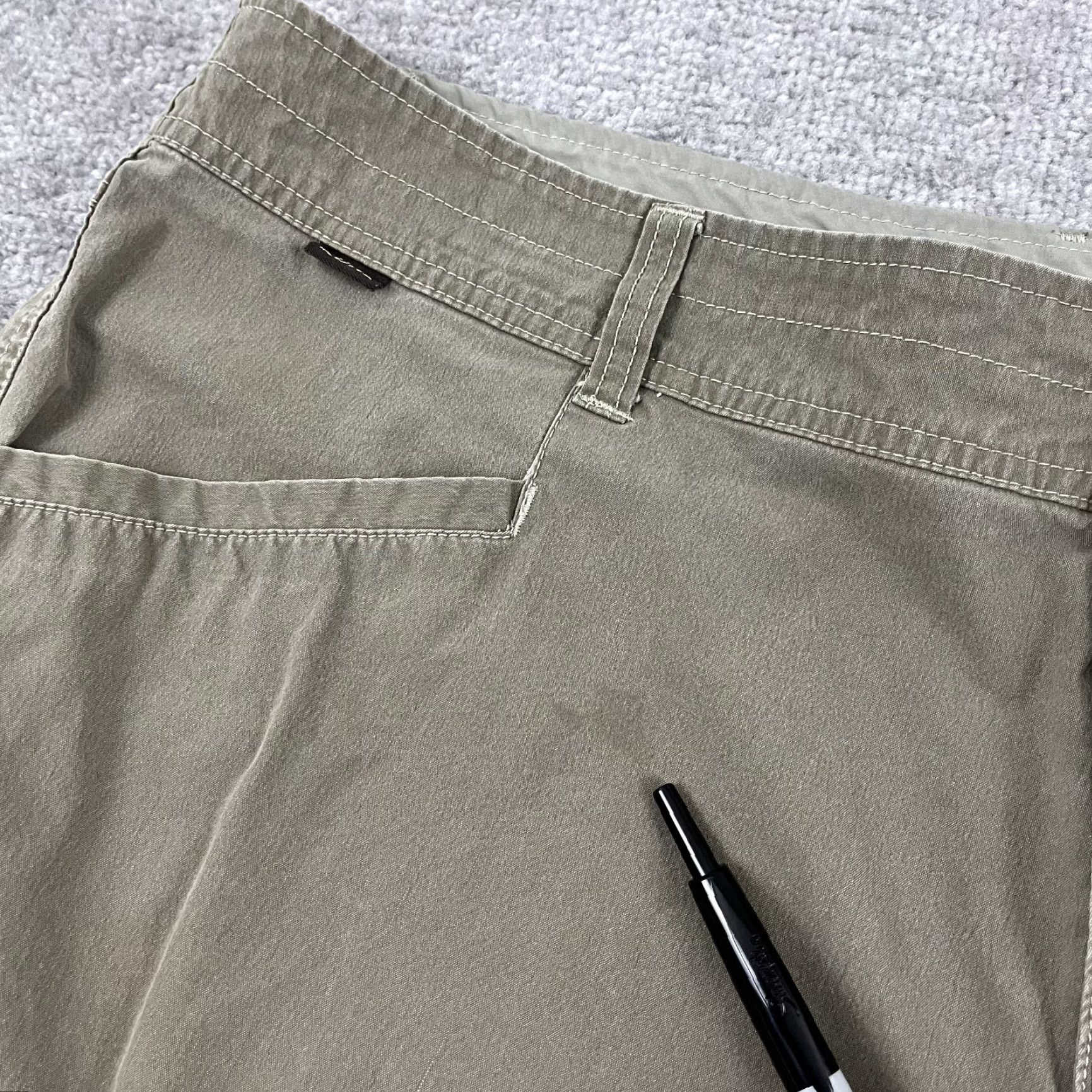 Vintage KUHL Men's Cargo Shorts 40 Brown Bermuda Hiking Camping Casual Workwear Outdoor 12 Inseam Size US 40 / EU 56 - 7 Thumbnail