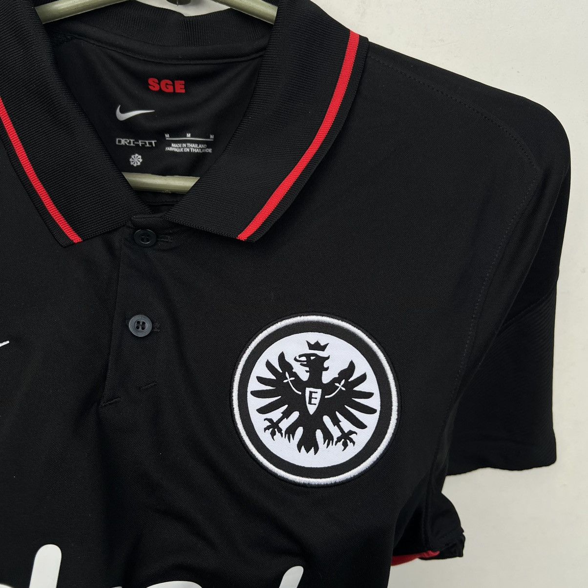 Nike Nike Eintracht Frankfurt 2021 2022 soccer jersey Size US M / EU 48-50 / 2 - 3 Thumbnail