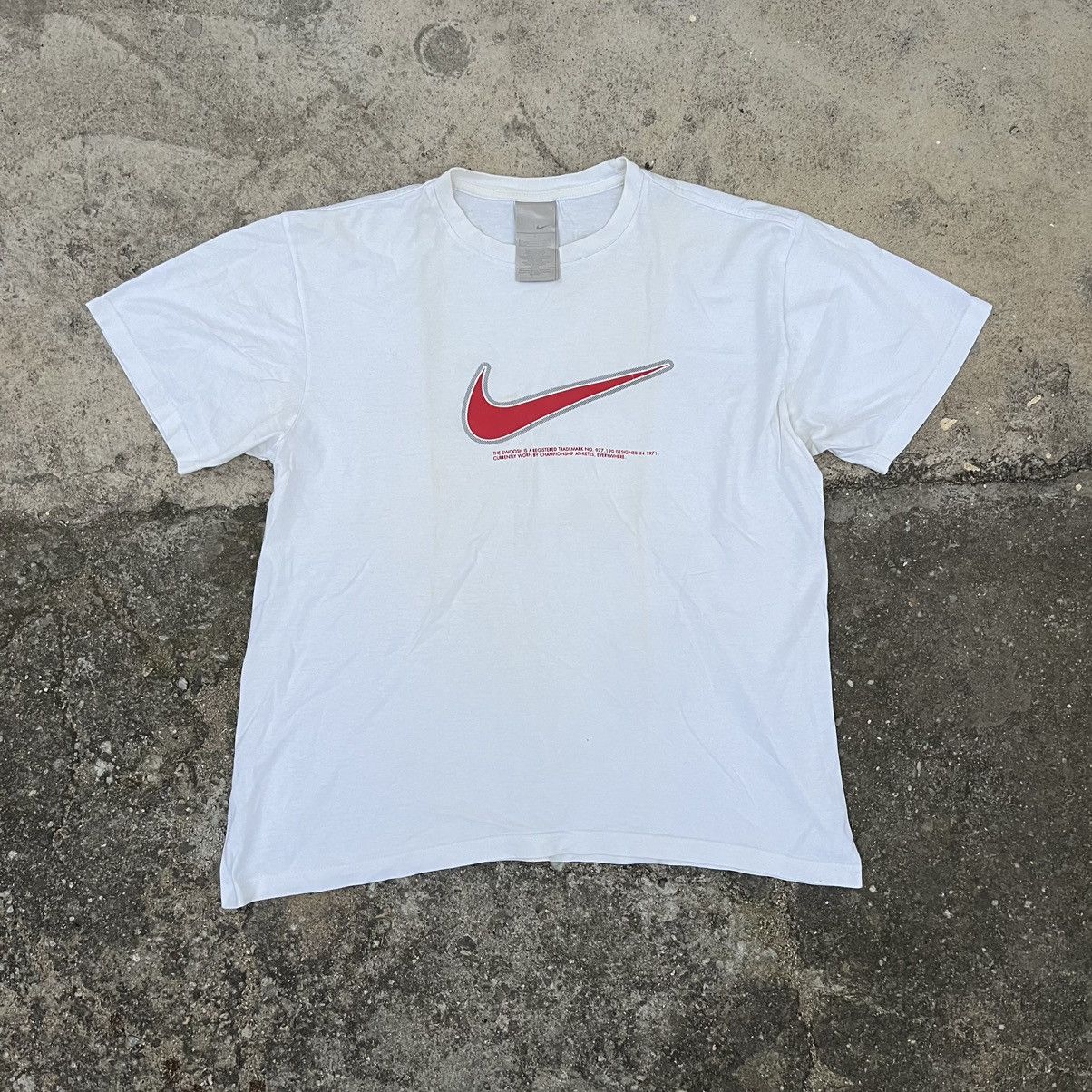 Nike × Vintage Vintage 90s Nike Red White T Shirt Mini Swoosh Size US L / EU 52-54 / 3 - 1 Thumbnail