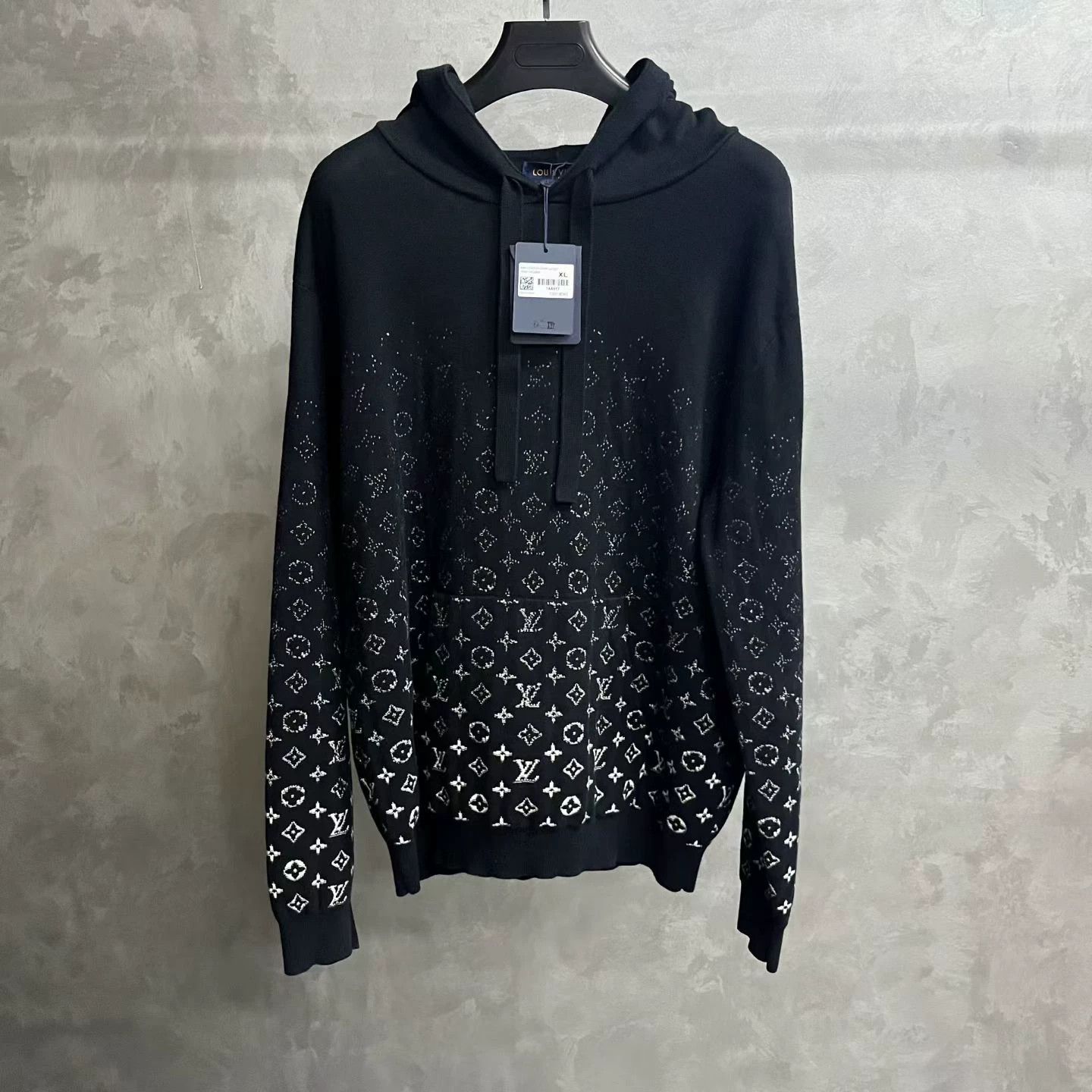 Louis Vuitton Louis Vuitton Black Gradient Print Hoodie Size US XL / EU 56 / 4 - 1 Thumbnail