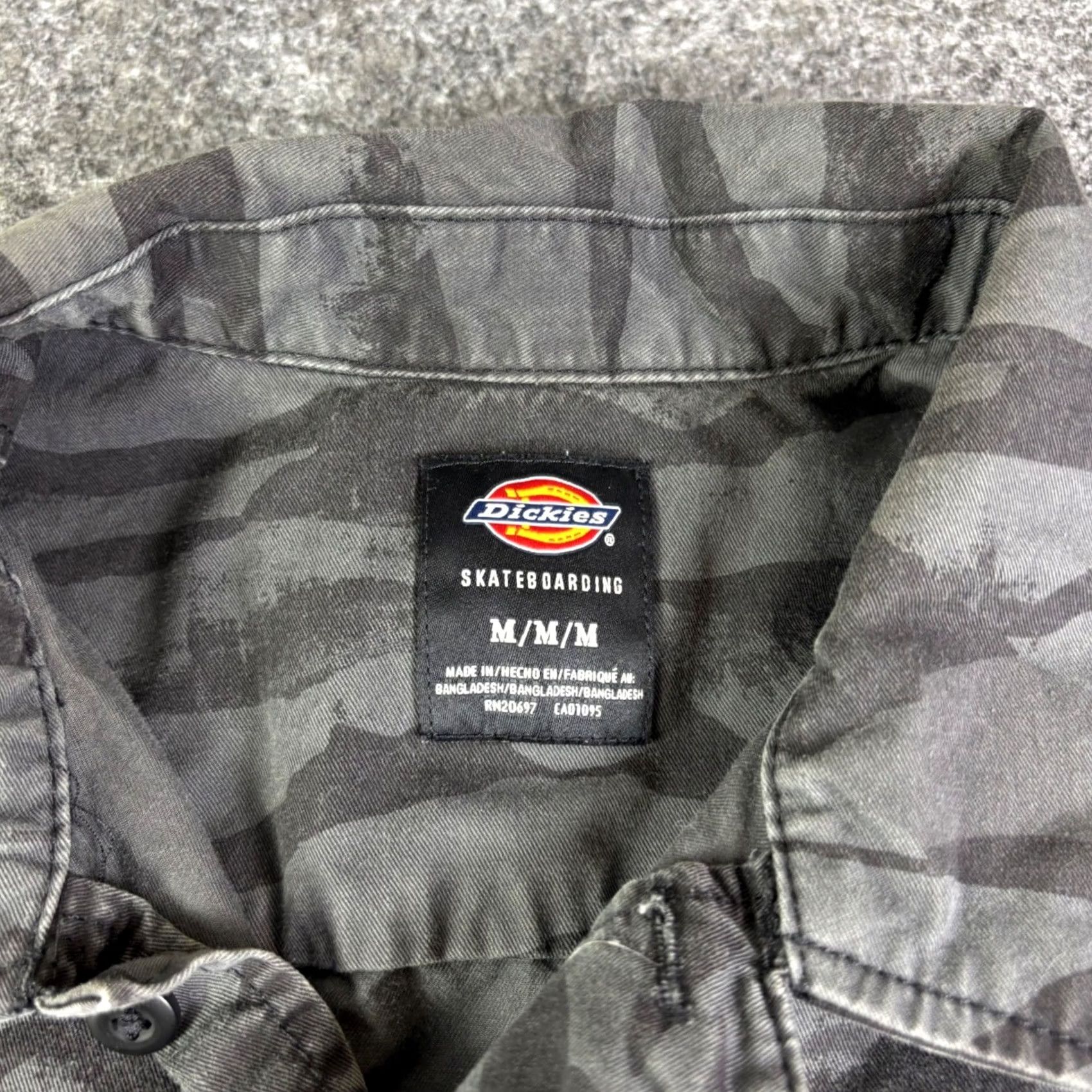 Dickies Dickies Skateboarding Mens Medium Grey Tiger Stripe Camo Short Sleeve Shirt Size US M / EU 48-50 / 2 - 6 Thumbnail