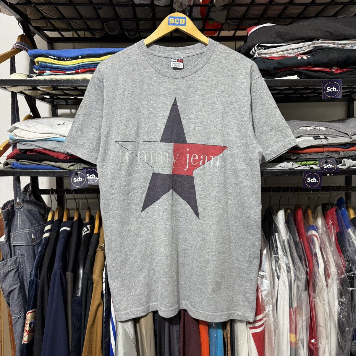 Tommy Hilfiger Vintage tommy hilfiger jeans tshirt Size US M / EU 48-50 / 2 - 1 Thumbnail