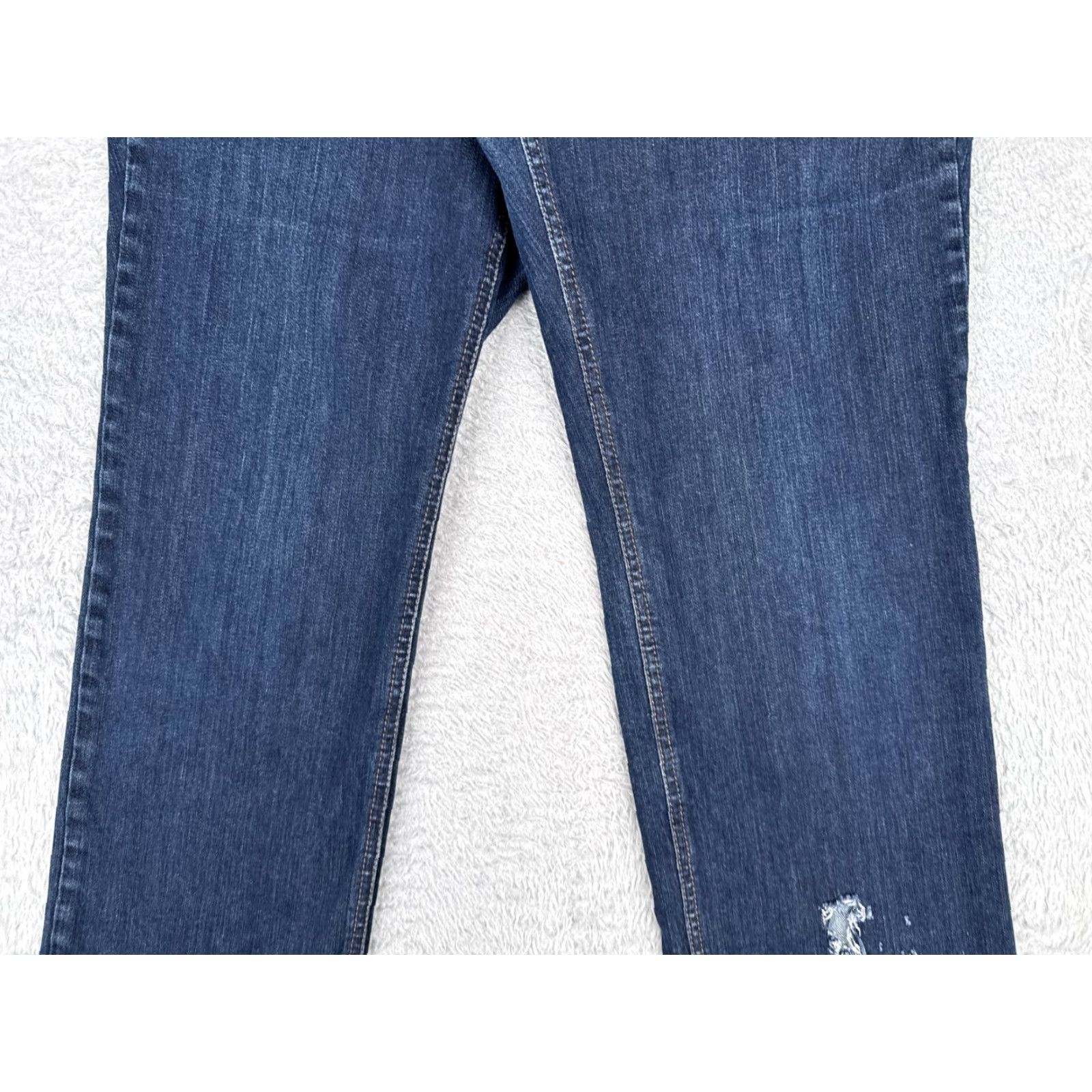 Ann Taylor VINTAGE Ann Taylor Women Jeans Straight Leg 12 Blue Denim Mid Rise 34x31 Distressed Embroidered Zipper Size 34" / US 12 / IT 48 - 3 Thumbnail