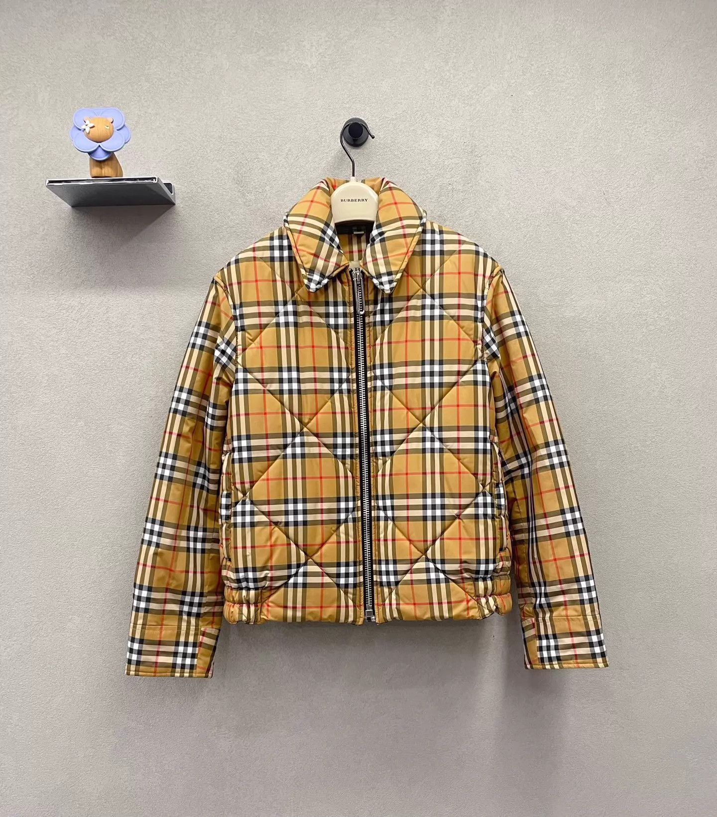 Burberry Burberry Classic Check Quilted Puffer Jacket 36 Non-Bulky Size XS / US 0-2 / IT 36-38 - 1 Thumbnail
