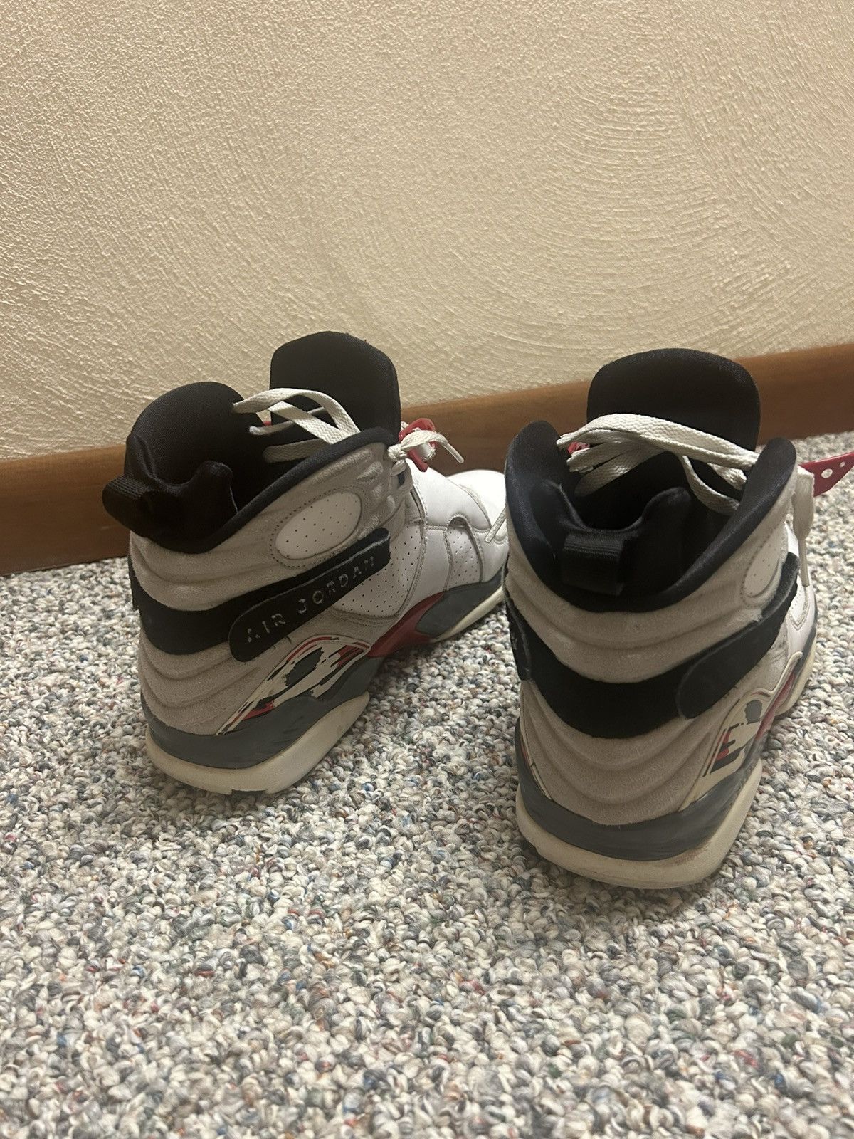 Jordan Brand Jordan 8 retro bugs bunny 2013 release Size US 10.5 / EU 43-44 - 3 Thumbnail
