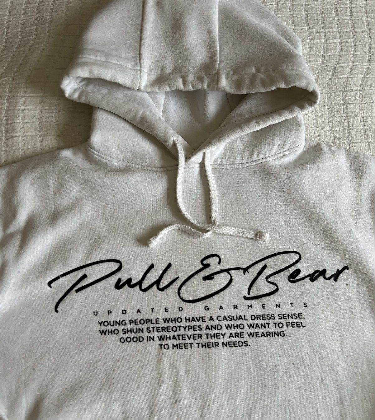 Pull & Bear Pull & Bear "Updated Garments" Essential White Hoodie Size US M / EU 48-50 / 2 - 3 Thumbnail