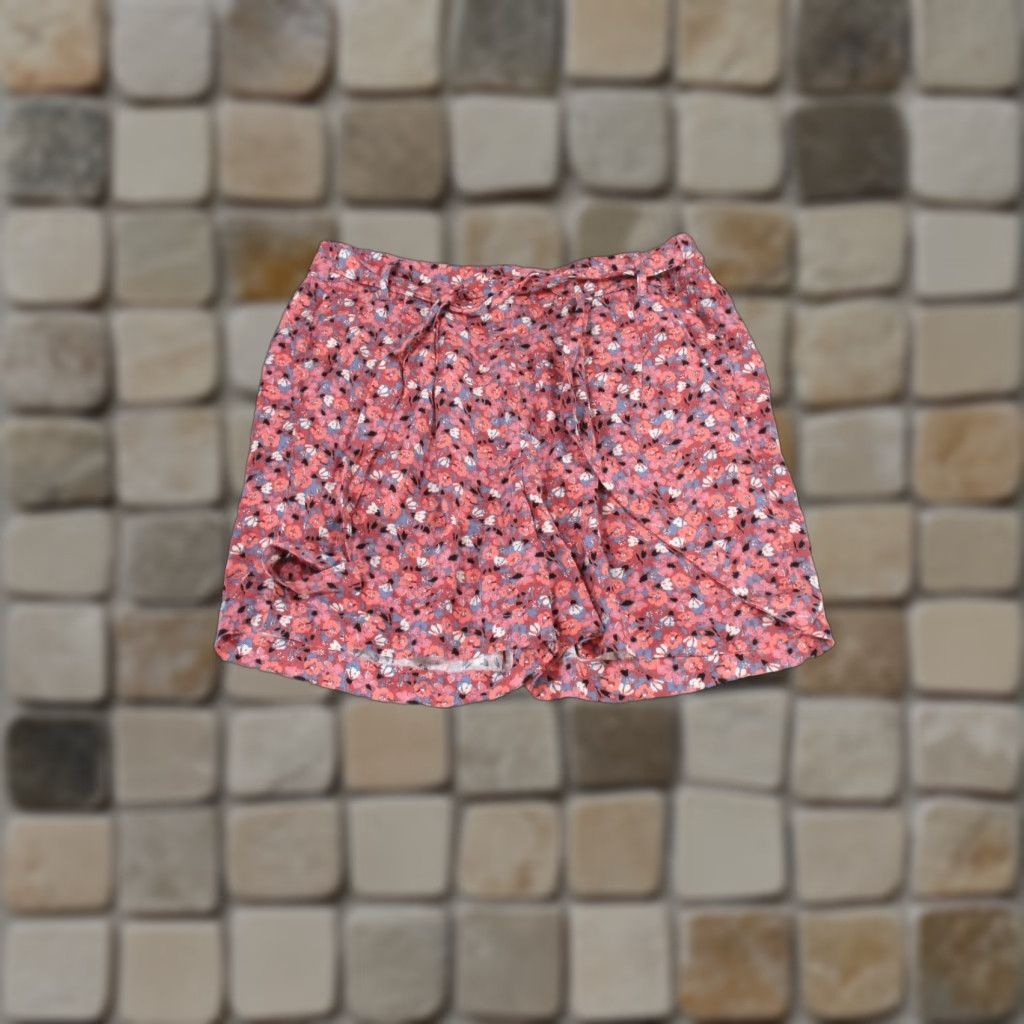 Free People Free People Shorts Womens M Red Floral Pleated Lightweight Bohemian Colorful 90s or Party/Cocktail Mens? No. End. Size 32" / US 10 / IT 46 - 1 Thumbnail