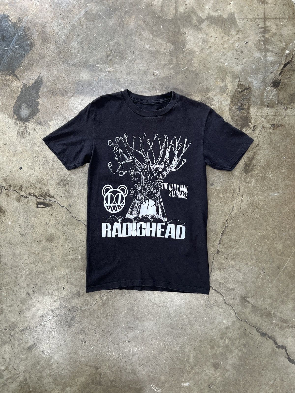 Band Tees Vintage Radiohead The Daily Mail Staircase Band Tee Small Size US S / EU 44-46 / 1 - 2 Thumbnail