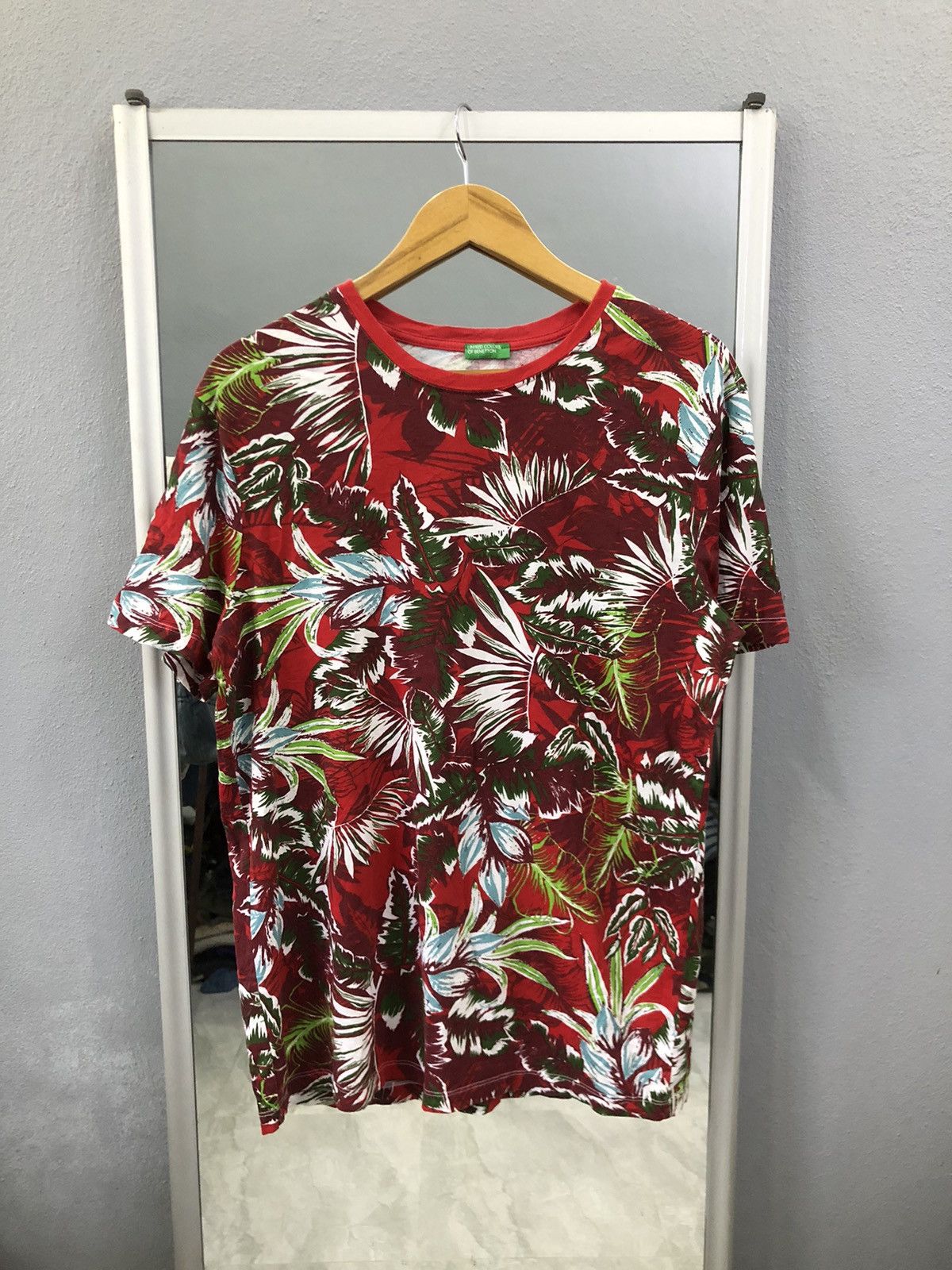 Benetton Benetton Floral Jungle Tee – Made in Egypt – Size M Size US M / EU 48-50 / 2 - 1 Thumbnail