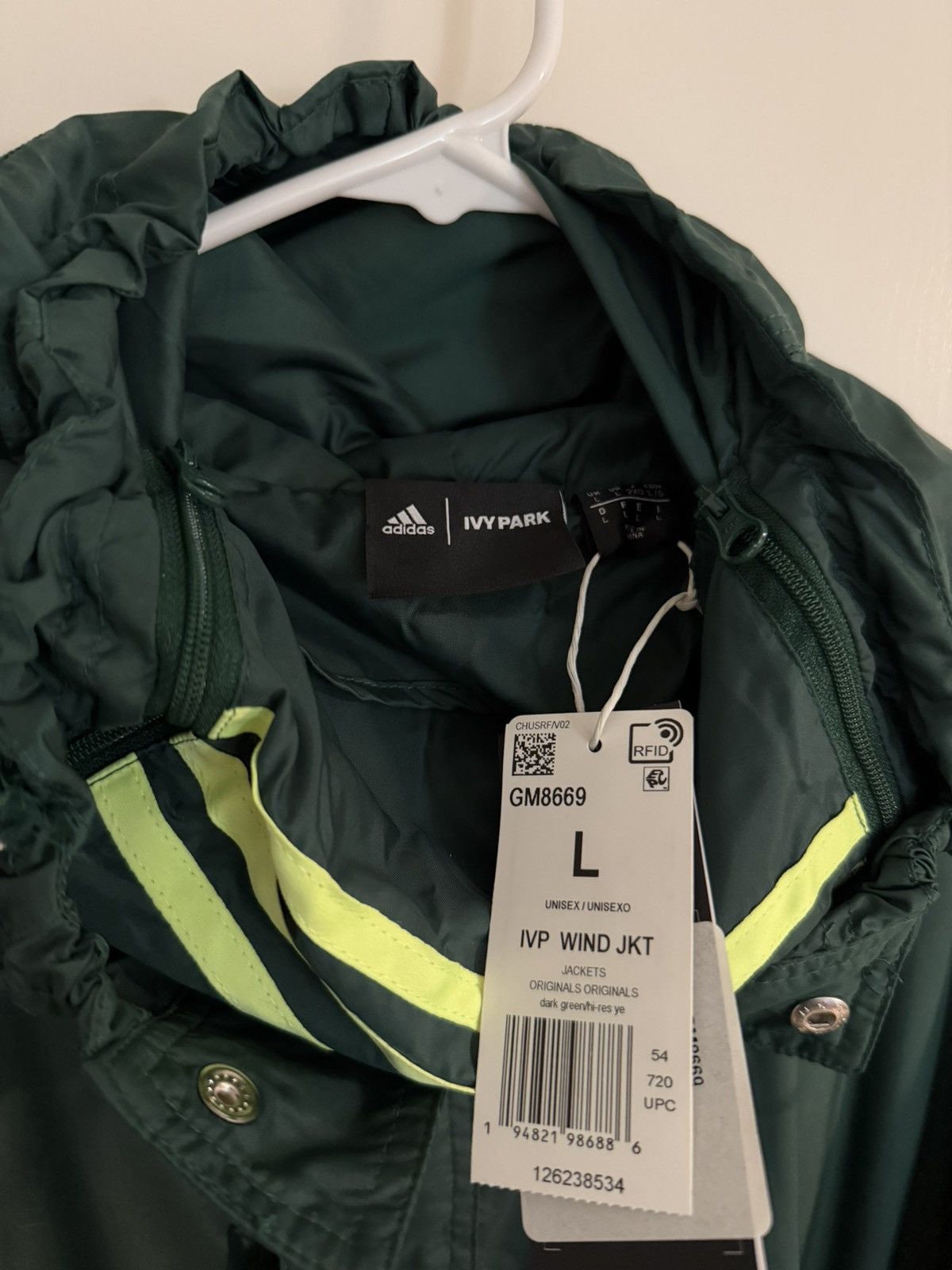Adidas × Ivy Park Adidas x Ivy Park Wind Jacket Size US L / EU 52-54 / 3 - 4 Thumbnail