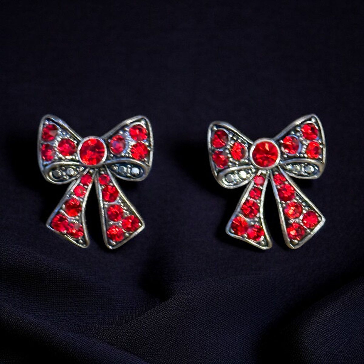 Other Silver tone red rhinestone bow post earrings Size ONE SIZE - 2 Thumbnail
