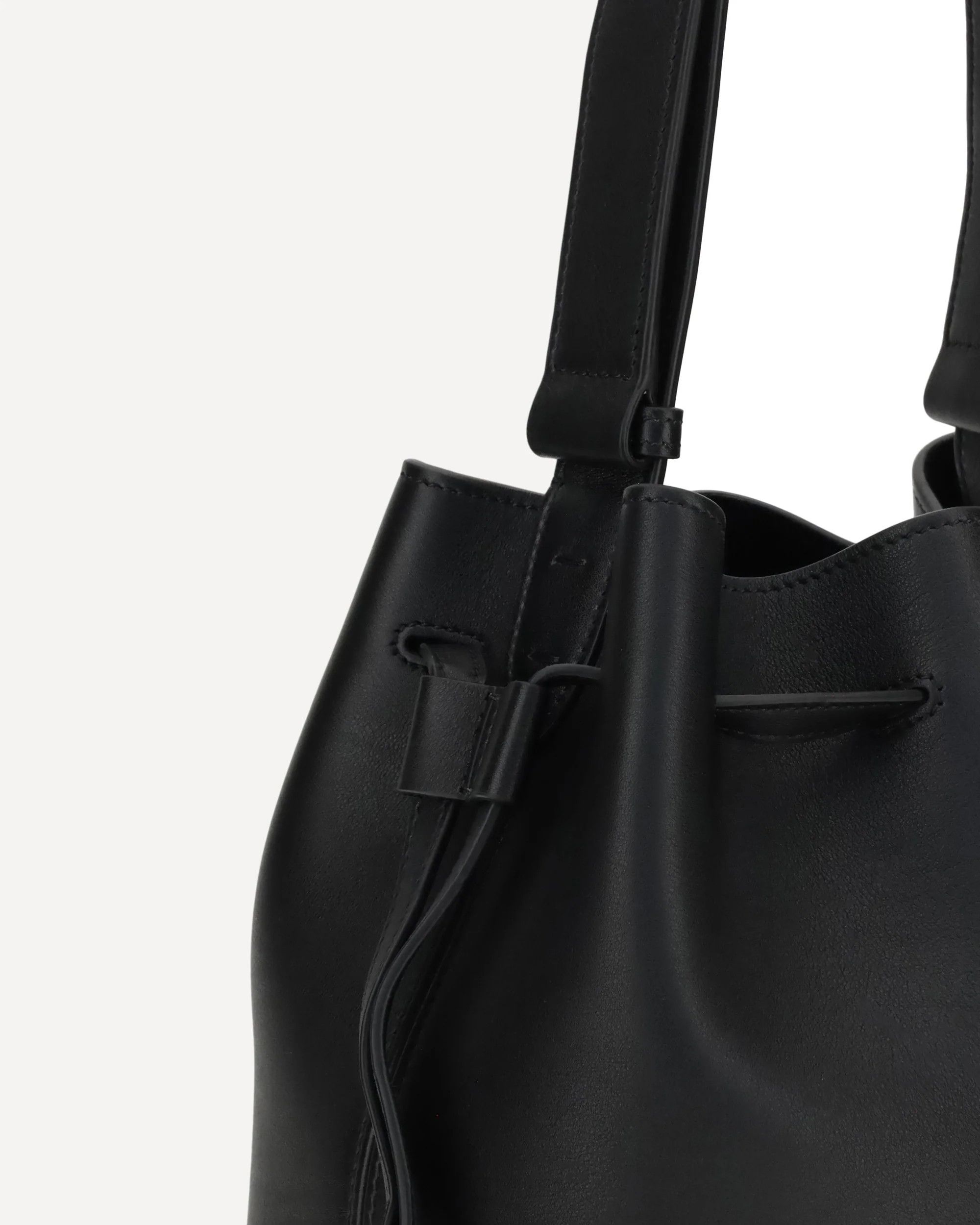 Valentino os11x0126 Size: OS / VLogo Signature Bucket Bag in Black Size ONE SIZE - 4 Thumbnail
