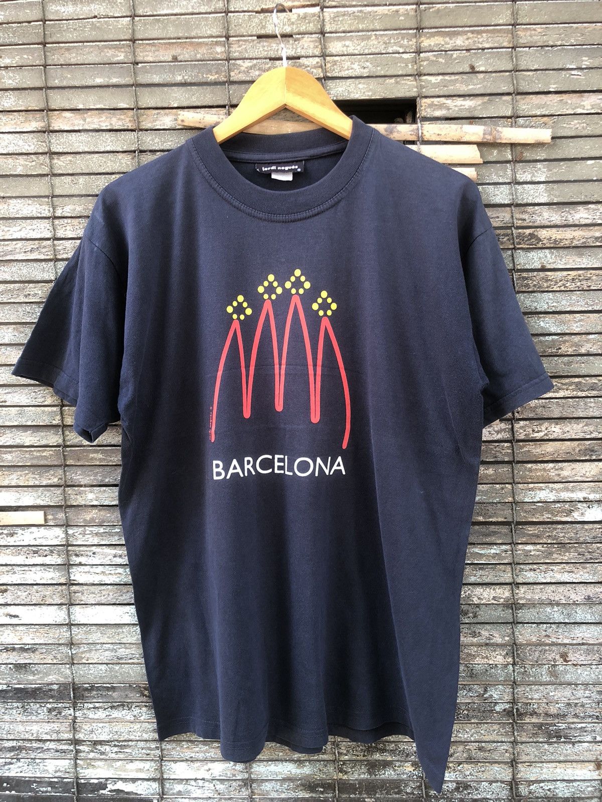 Designer Vintage 90s Jordi Nogues Barcelona Tshirts Size US L / EU 52-54 / 3 - 1 Thumbnail