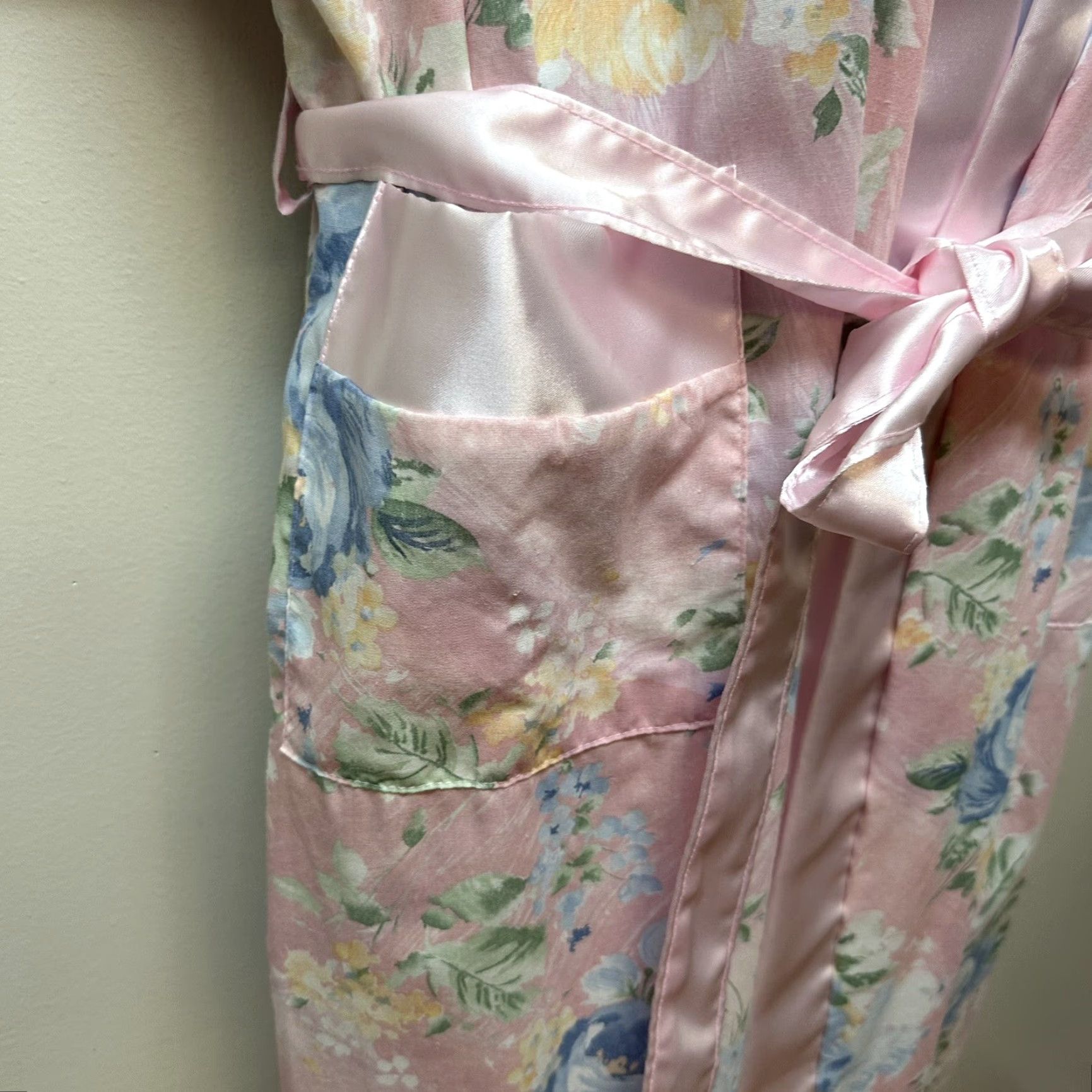 Vintage VINTAGE Art Deco Silky Satin Pretty Pink Romantic Floral Robe L Size Size ONE SIZE - 4 Thumbnail