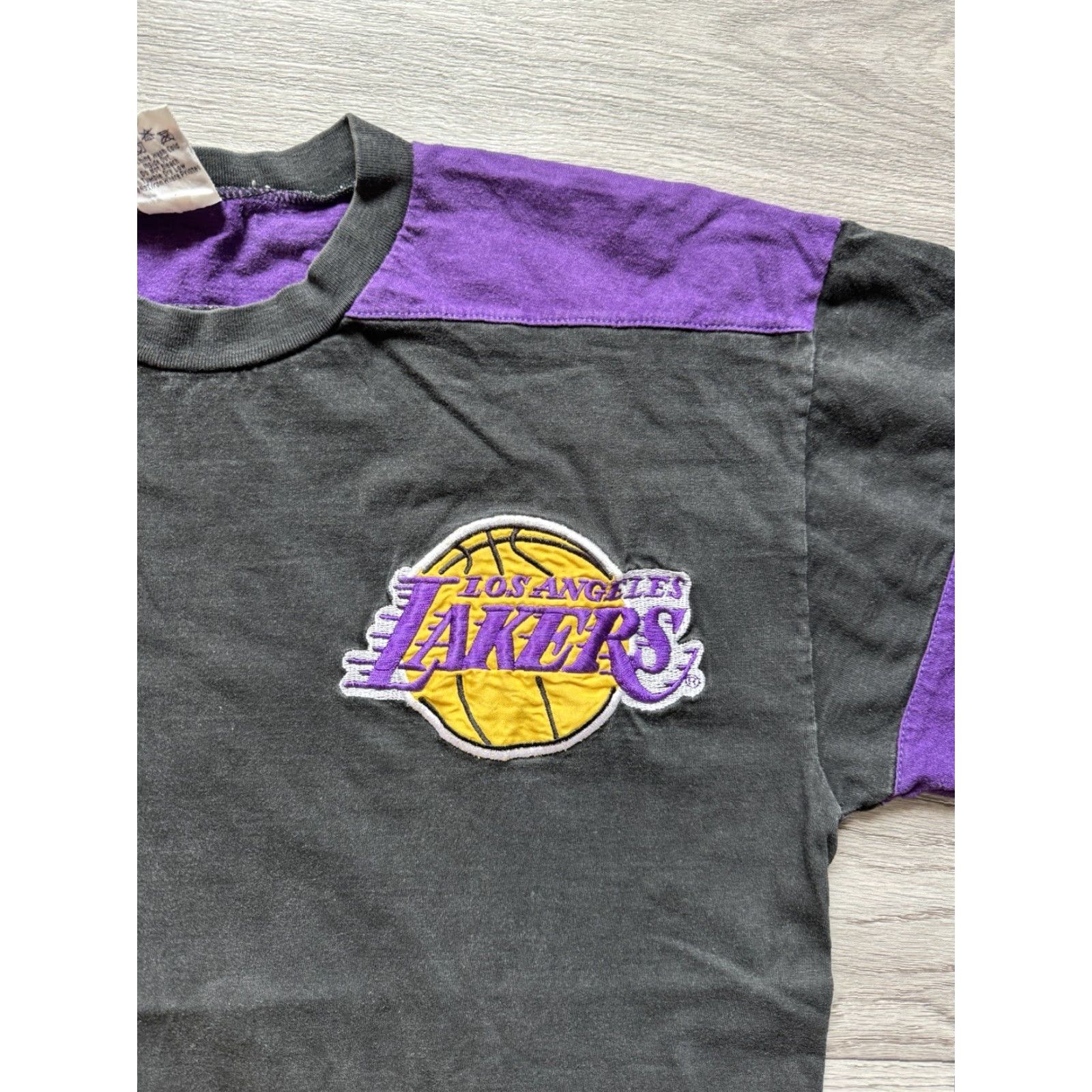 Vintage VINTAGE Los Angeles Lakers All Over Print T-Shirt Miller M L Black Nike? Size US L / EU 52-54 / 3 - 3 Thumbnail
