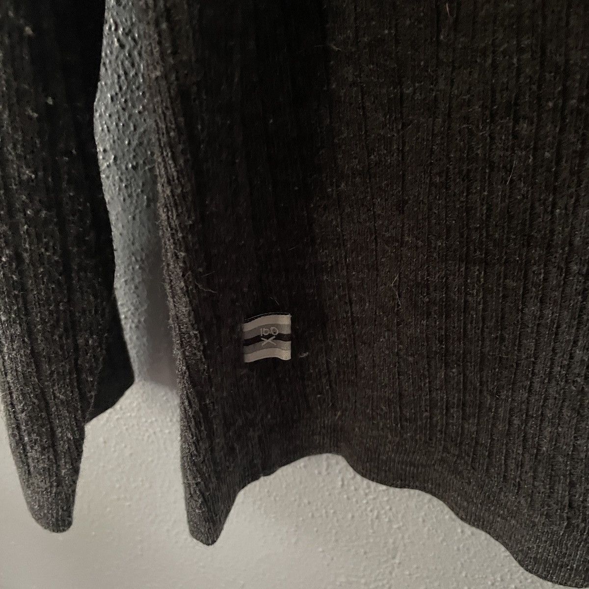 Vintage Vintage XG V Neck Ribbed Striped Sweater Men’s Size XL Size US XL / EU 56 / 4 - 5 Thumbnail