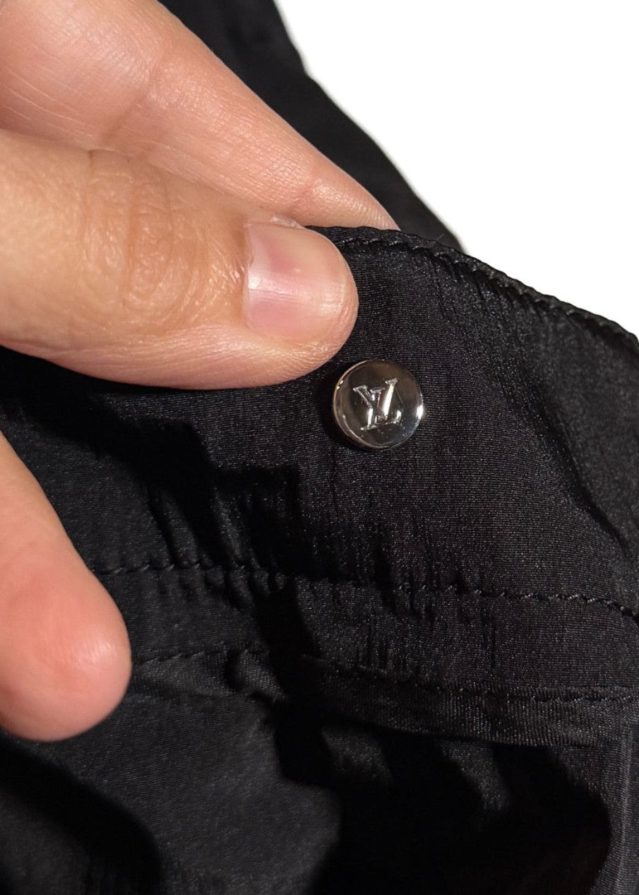 Louis Vuitton Louis Vuitton 2020 Black Monogram Pocket Cargo Track Pants Size 28" / US 6 / IT 42 - 10 Thumbnail
