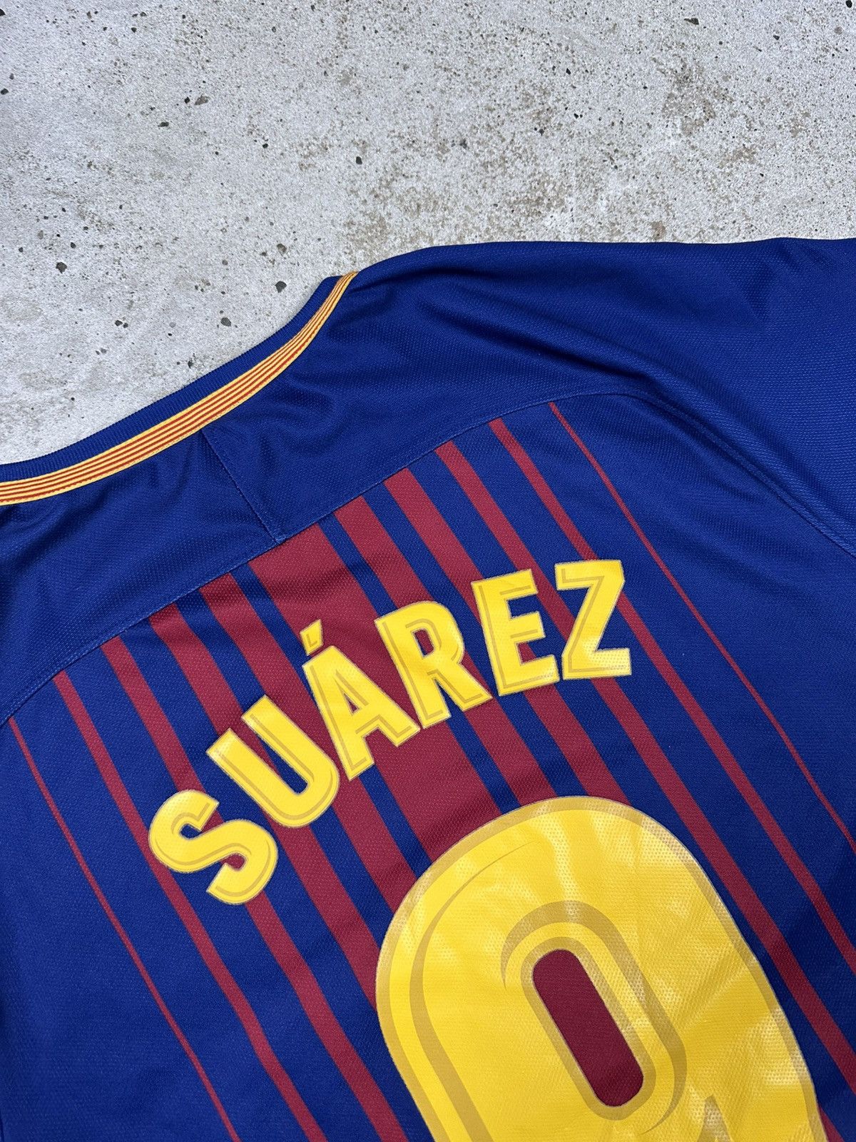 Nike Nike x FC Barcelona 2017/2018 Home Suarez #9 Jersey Size US S / EU 44-46 / 1 - 18 Thumbnail