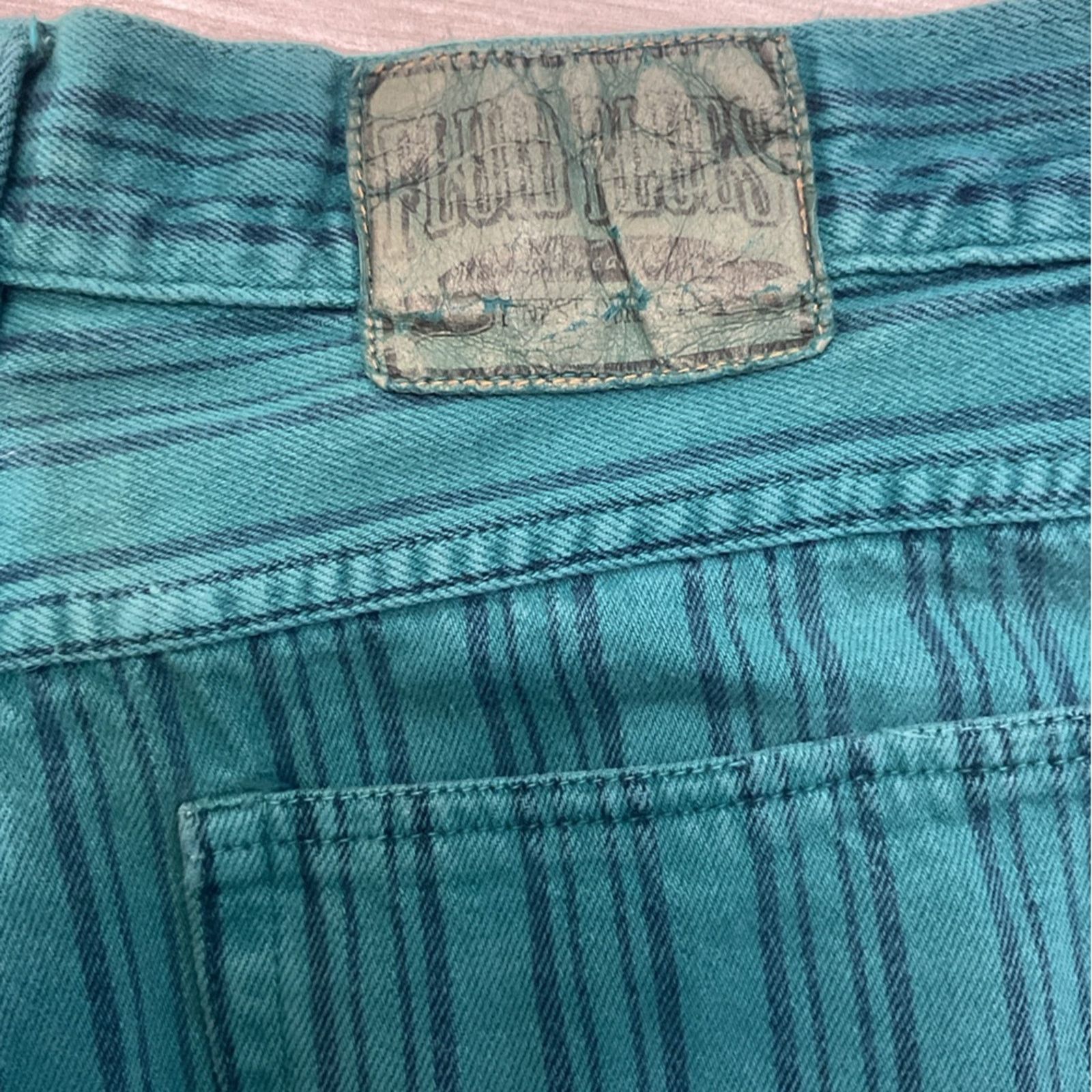 Vintage Vintage Fluid Blues Striped Shorts Size US 32 / EU 48 - 4 Thumbnail