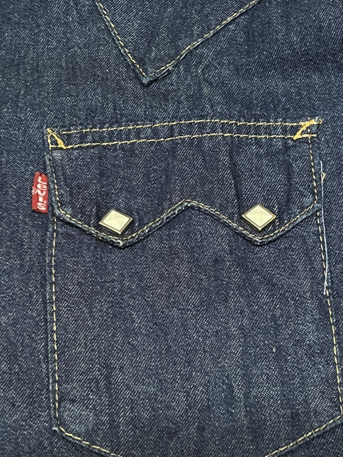 Levi's × Vintage 🔥HOT DROPS🔥VINTAGE LEVI'S WESTERN WEAR PEARL SNAP BUTTON Size US M / EU 48-50 / 2 - 4 Thumbnail