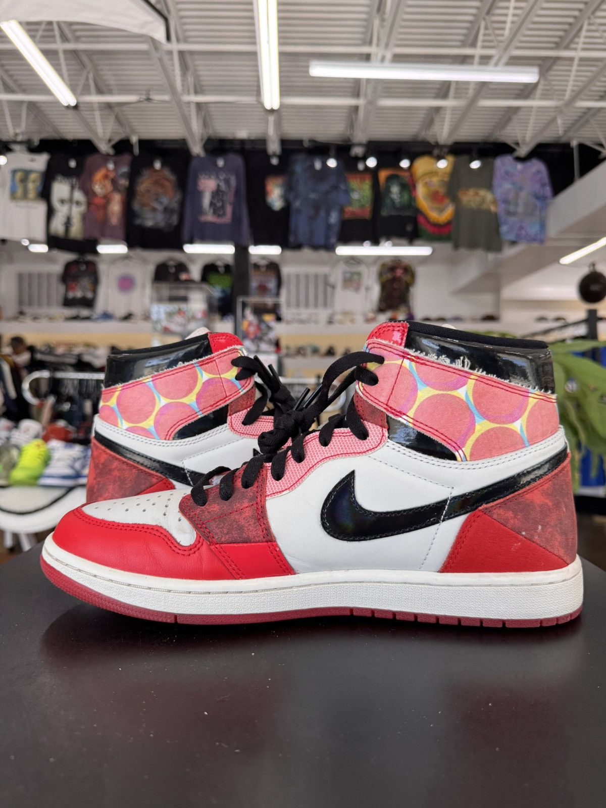 Jordan Brand Air Jordan 1 Spider-Man into the Spider-Verse Size. 11(2023) Size US 11 / EU 44 - 4 Thumbnail