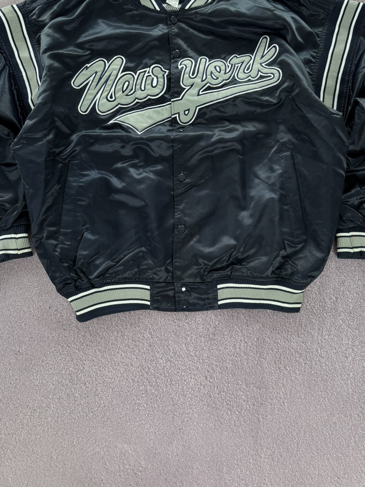 New York Yankees New York Bomber Jacket Big Logo Design Size US XXL / EU 58 / 5 - 3 Thumbnail