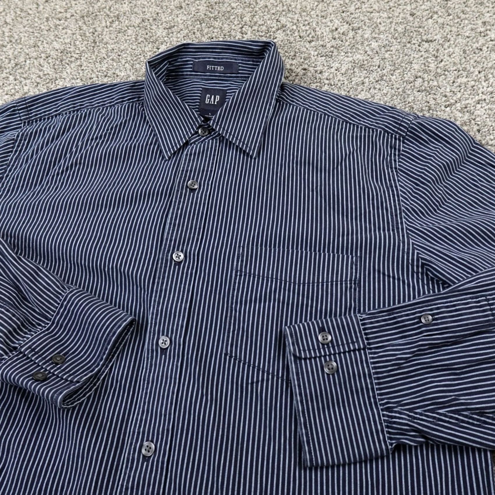 Gap Gap Shirt Mens L Blue White Fitted Long Sleeve Button Up Preppy Casual Cotton Size US L / EU 52-54 / 3 - 2 Thumbnail
