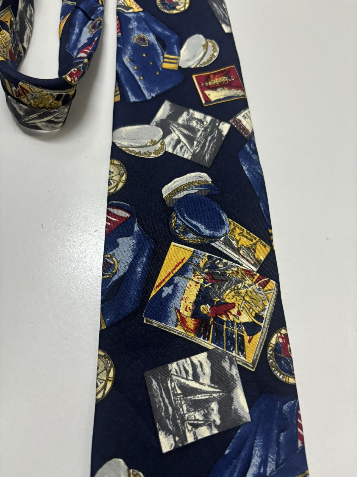 Brooks Brothers Vintage art design necktie brooks brothers Size ONE SIZE - 2 Thumbnail