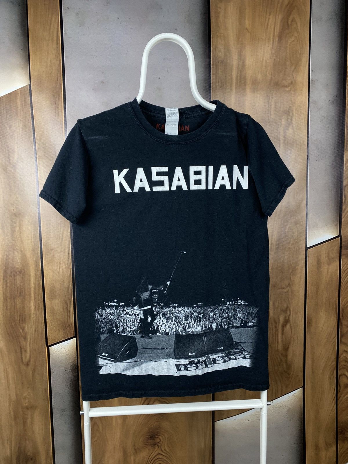Band Tees 🎸Vintage 2015 T-Shirt Kasabian Live Concert Overprint Tee🎸 Size US M / EU 48-50 / 2 - 1 Thumbnail
