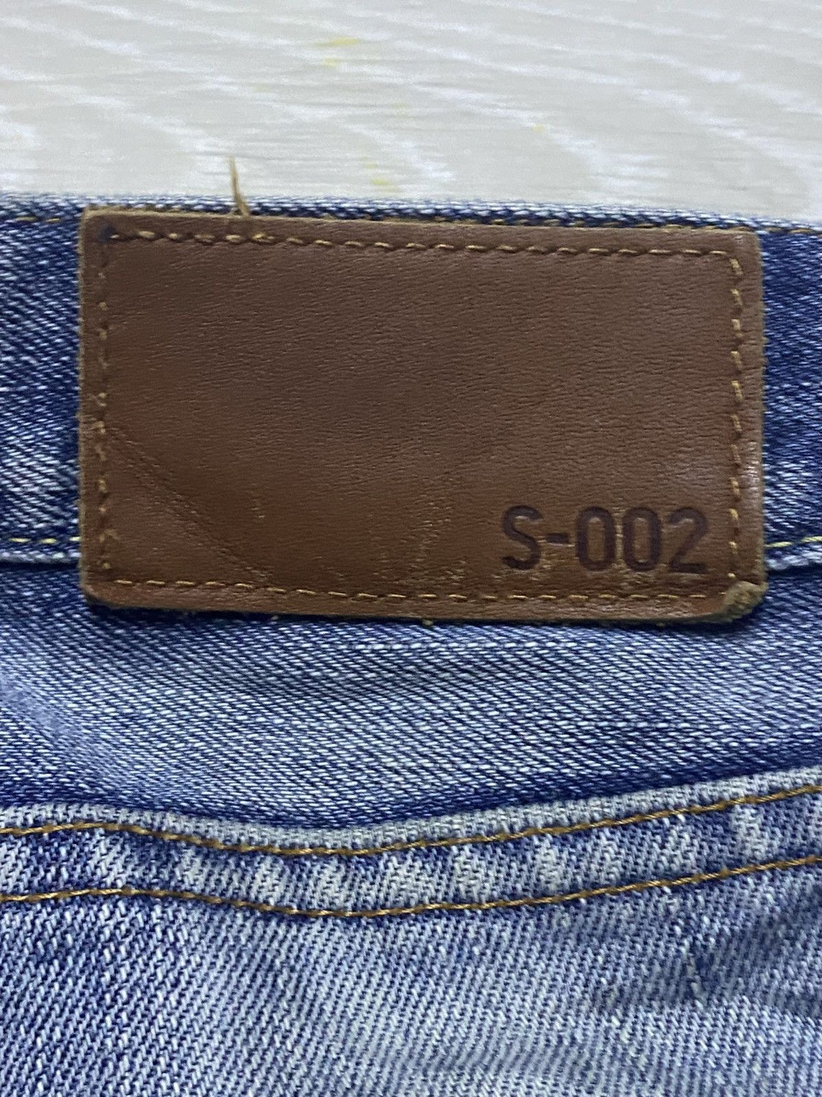 Japanese Brand Vintage Japanese Uniqlo S-002 Light Wash Distressed Jeans Size US 33 - 12 Thumbnail