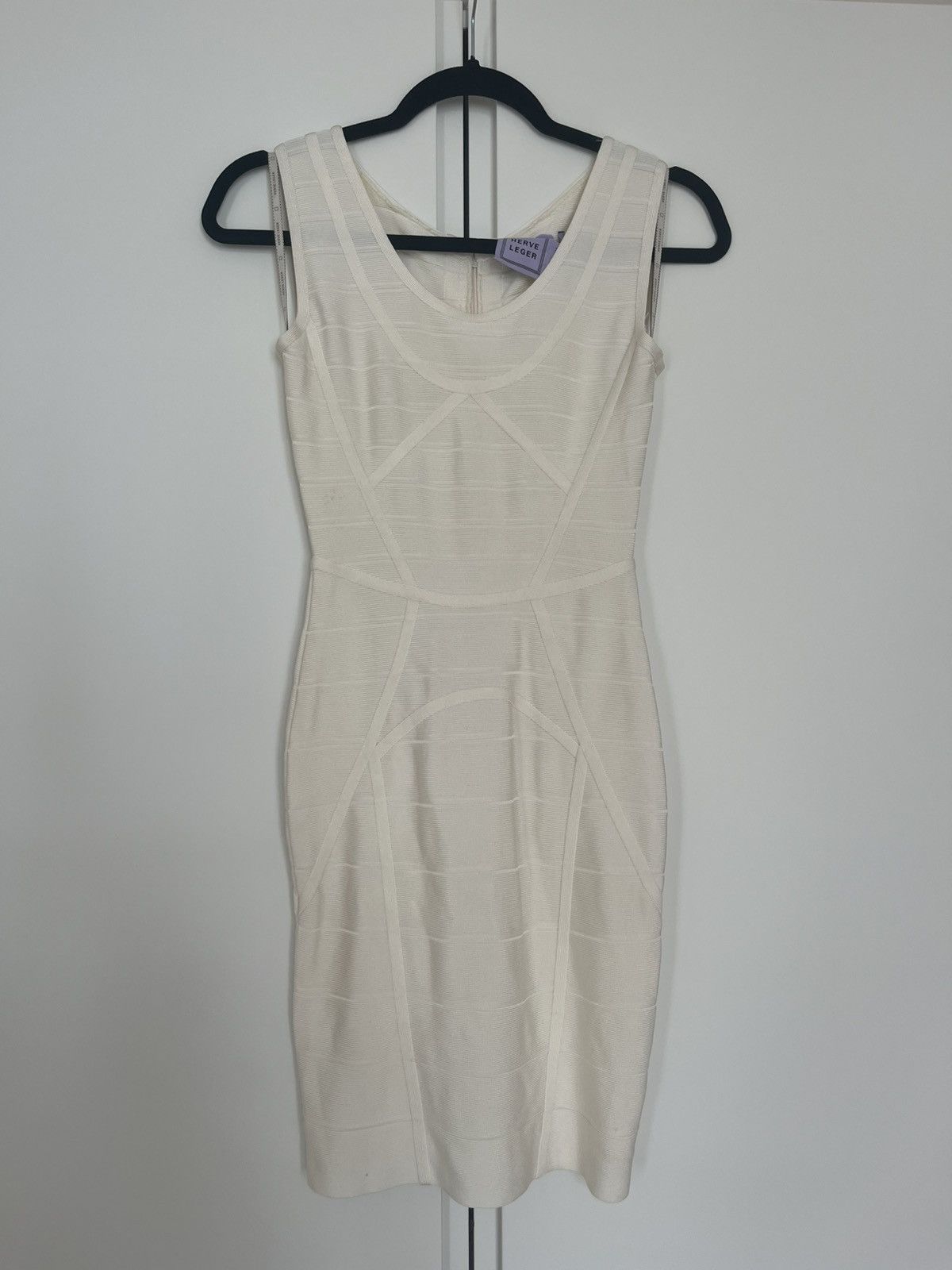 Herve Leger Hervé Leger offwhite bodycon elastic mini dress XS Size XS / US 0-2 / IT 36-38 - 2 Thumbnail